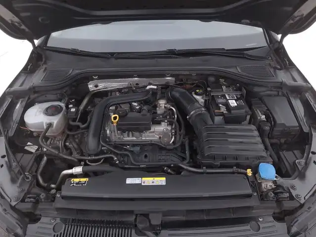 Volkswagen Golf view 13