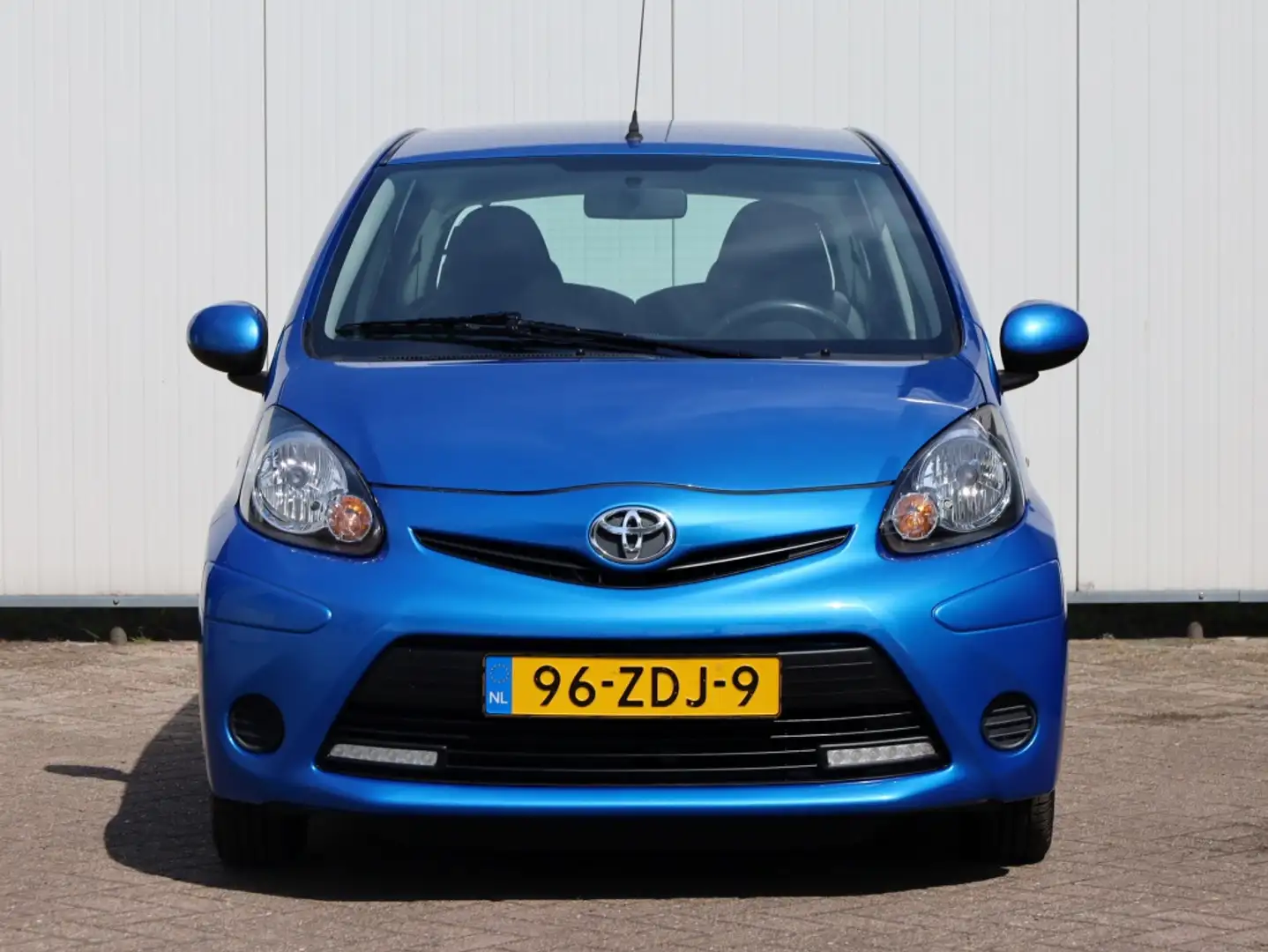Toyota Aygo 1.0 VVT-i Aspiration | Airco | Bluetooth | Led Azul - 2