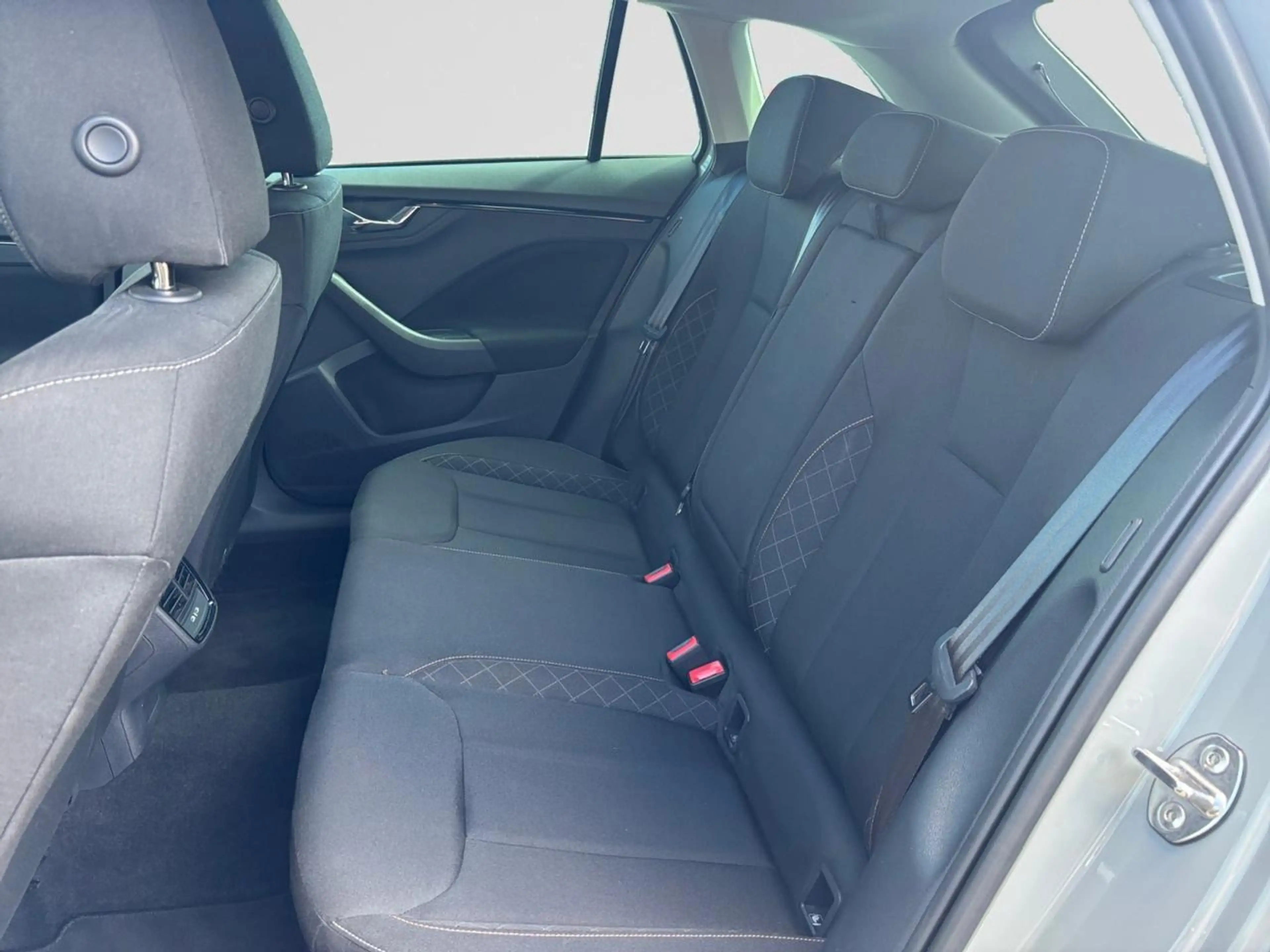 Skoda Scala 1.0 TSI Clever DSG — photo 7