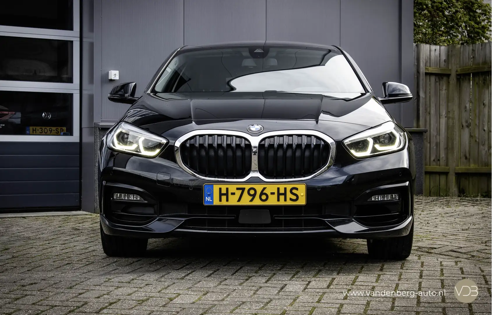 BMW 118 1-serie 118i AUT Executive Edition LED VIRTUAL Ori Zwart - 2