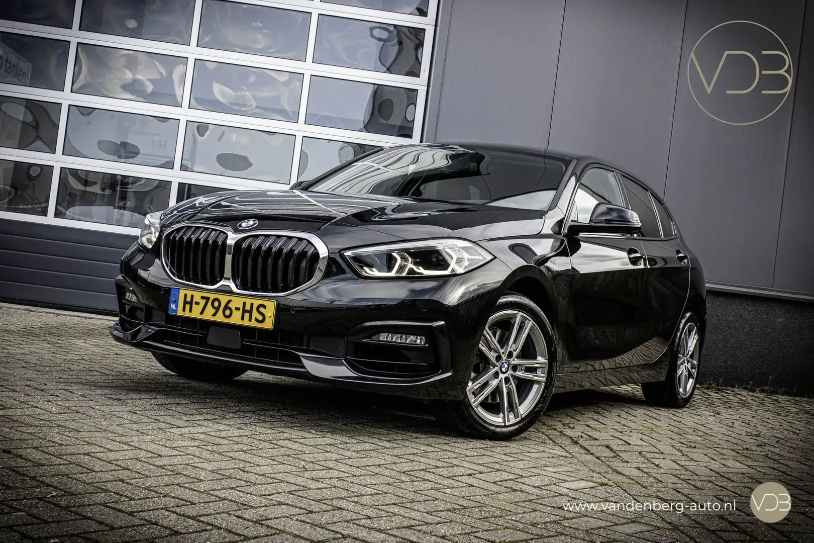 BMW 118 1-serie 118i AUT Executive Edition LED VIRTUAL Ori Zwart - 1