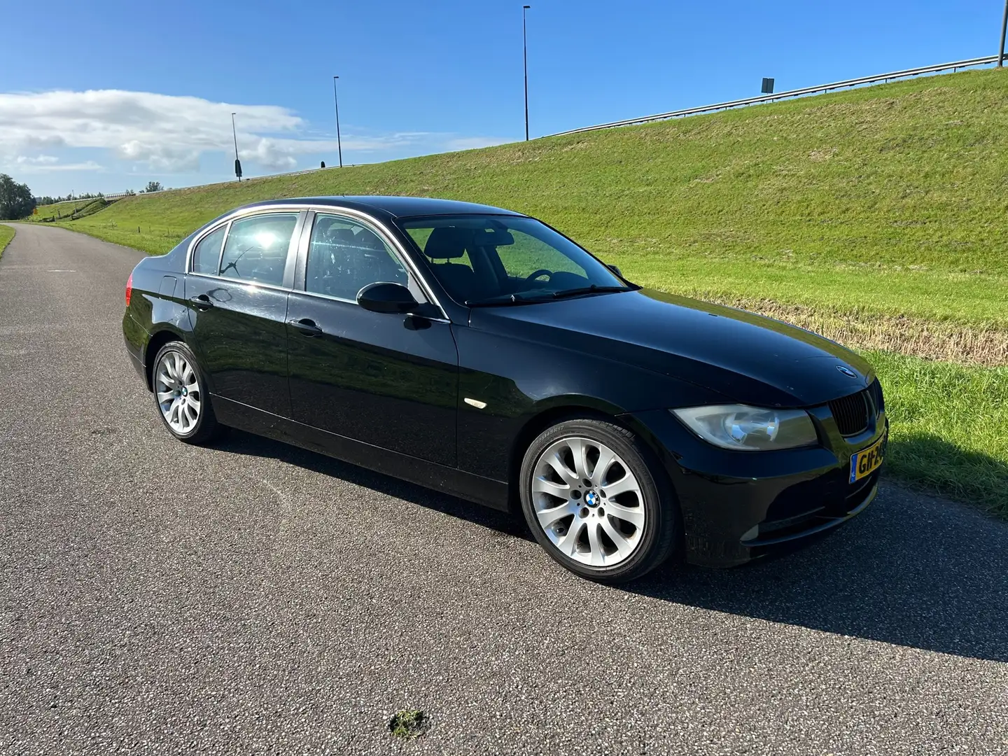 BMW 325 3-serie 325i Executive Zwart - 2
