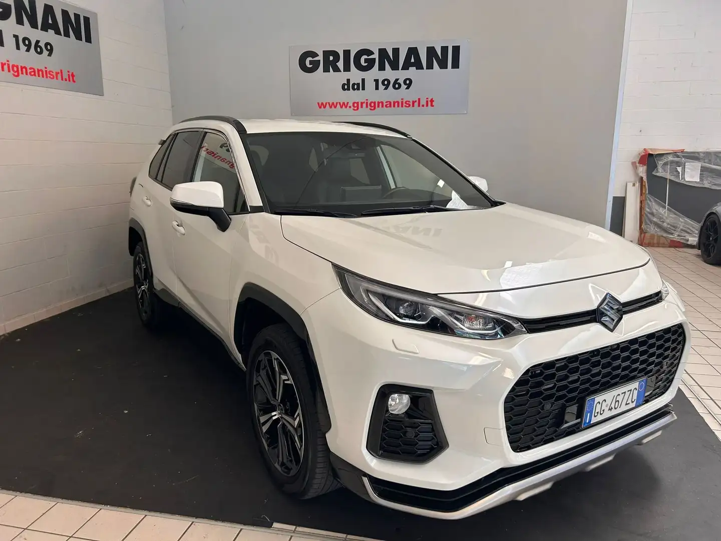 Suzuki Across 2.5 Plug-in Hybrid E-CVT 4WD Top Bianco - 1