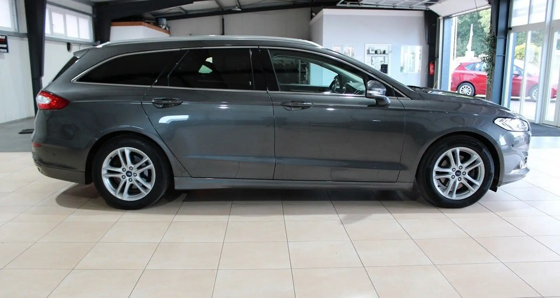 Ford Mondeo Kombi 2,0 Diesel Titanium*Tüv NEU*AHK*NAV Grau - 2