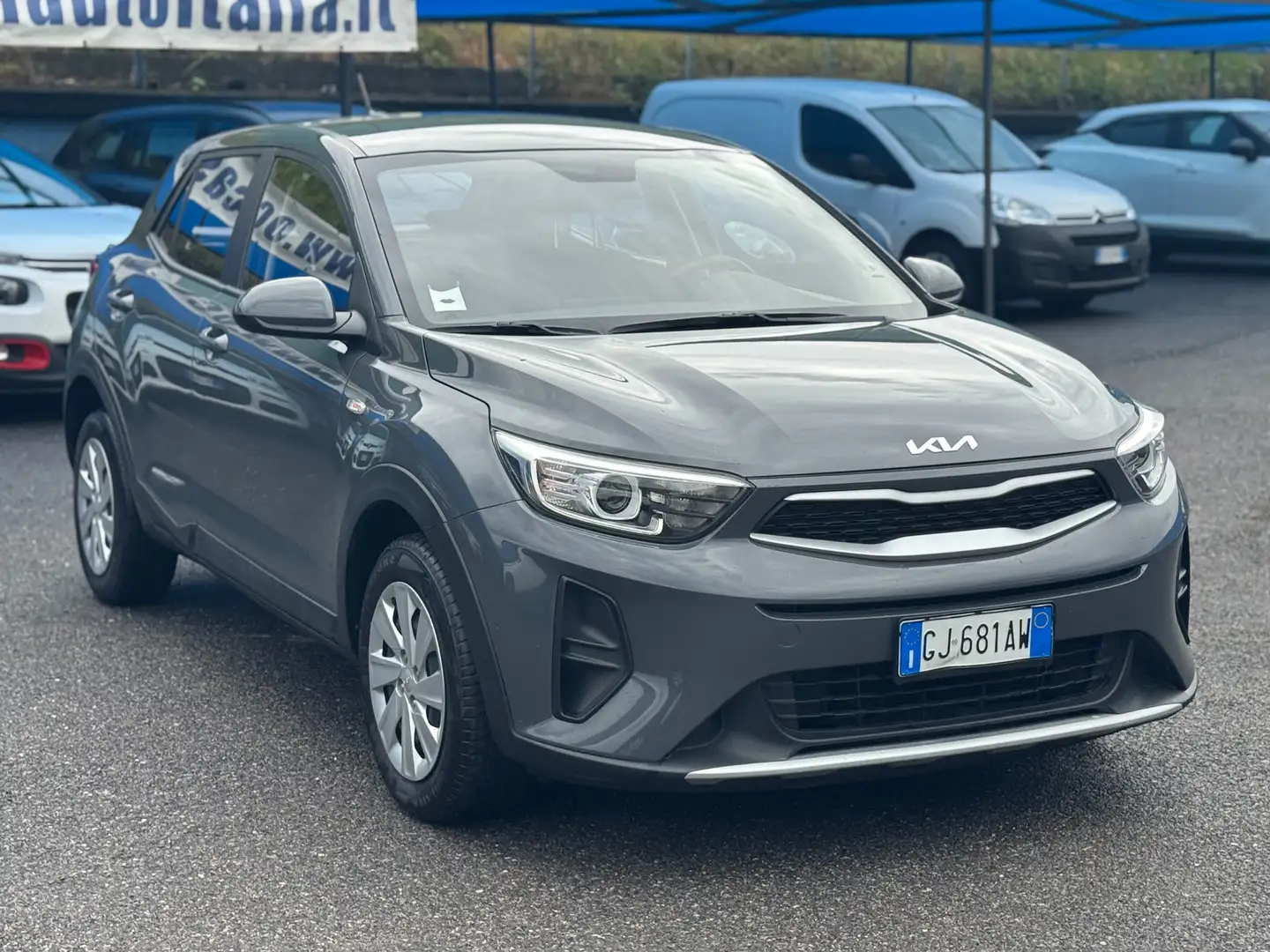 Kia Stonic 1.2 dpi Urban 84cv Grey - 2