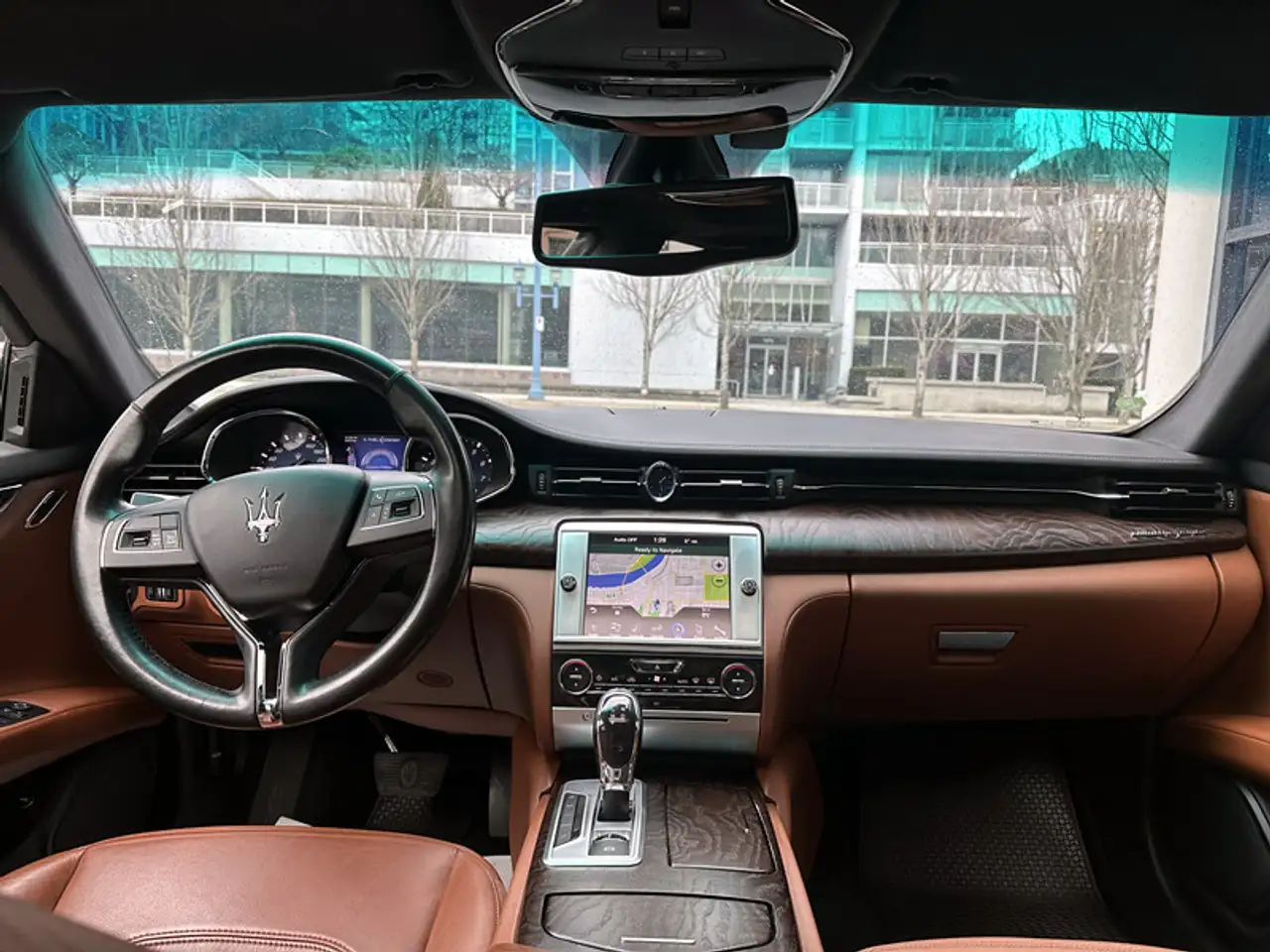 Maserati Quattroporte снимка Maserati Quattroporte