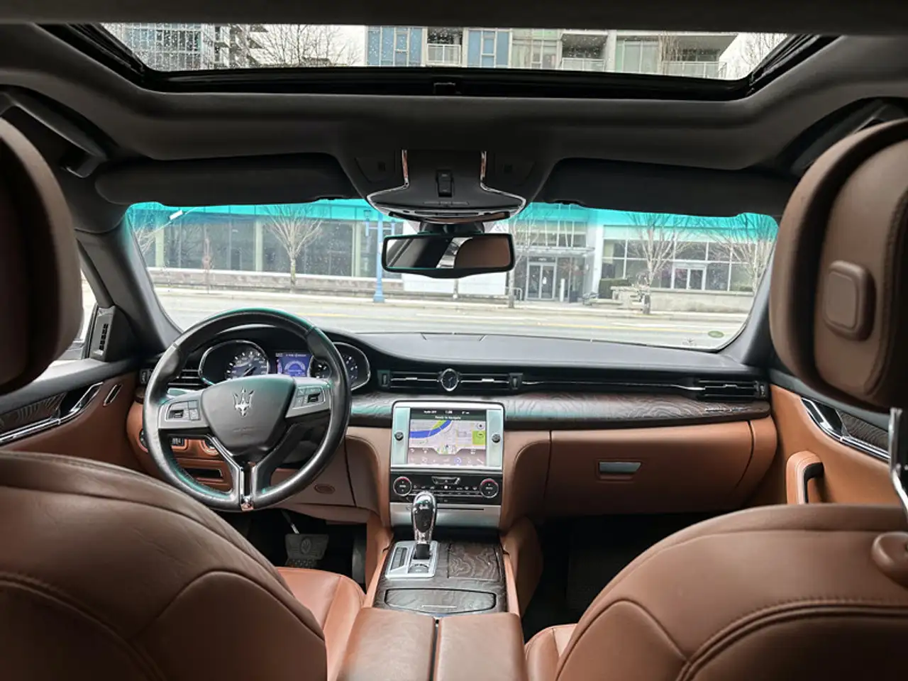 Maserati Quattroporte снимка Maserati Quattroporte