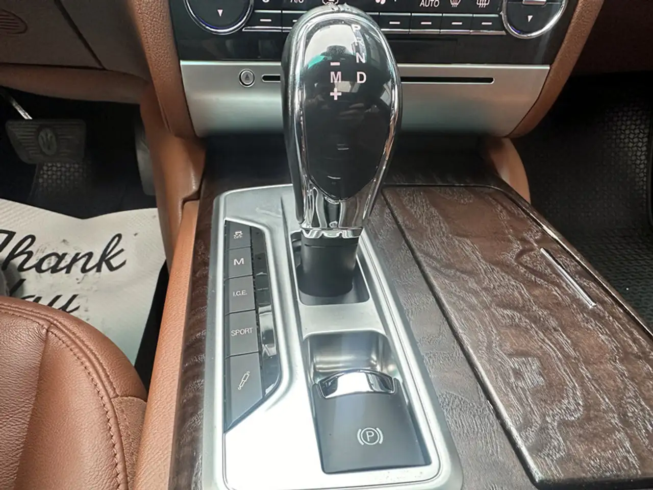 Maserati Quattroporte снимка Maserati Quattroporte