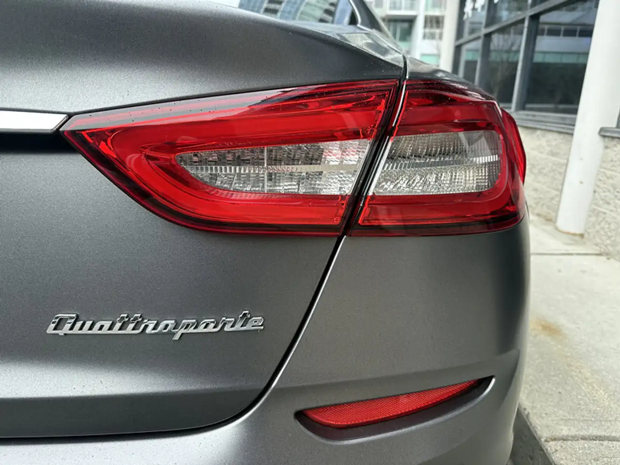 Maserati Quattroporte снимка Maserati Quattroporte