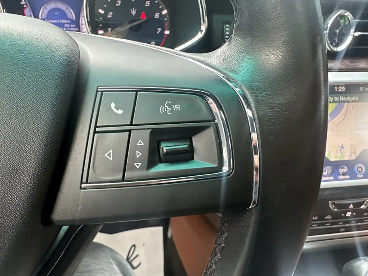 Maserati Quattroporte снимка Maserati Quattroporte