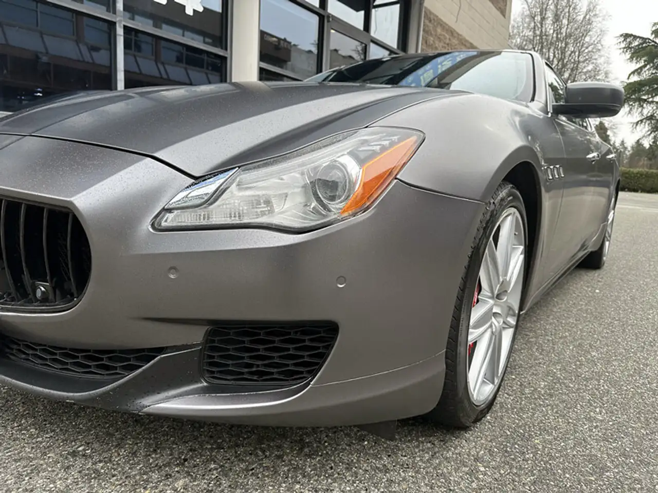 Maserati Quattroporte снимка Maserati Quattroporte