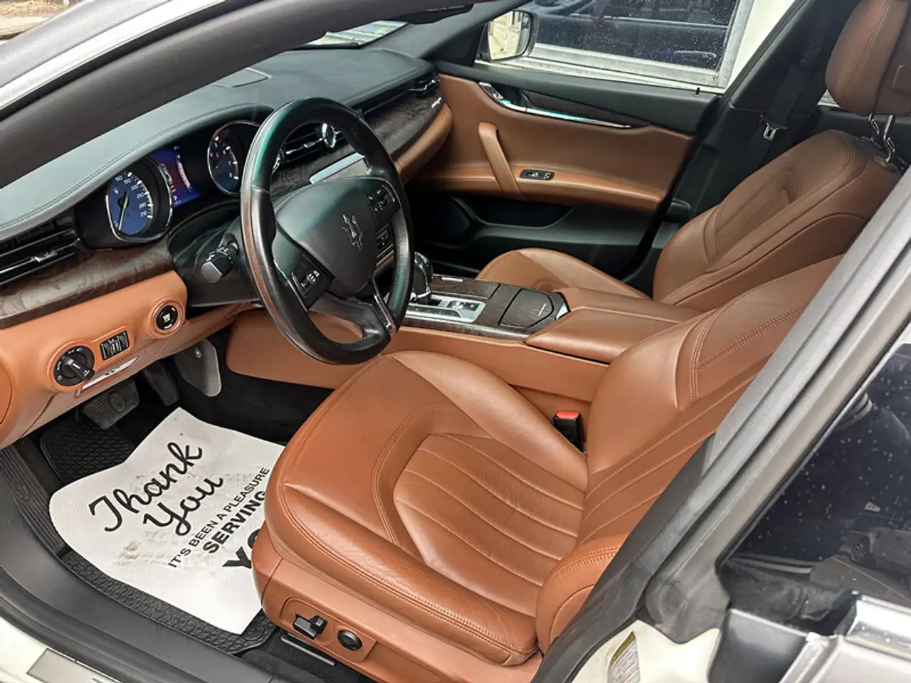 Maserati Quattroporte снимка Maserati Quattroporte