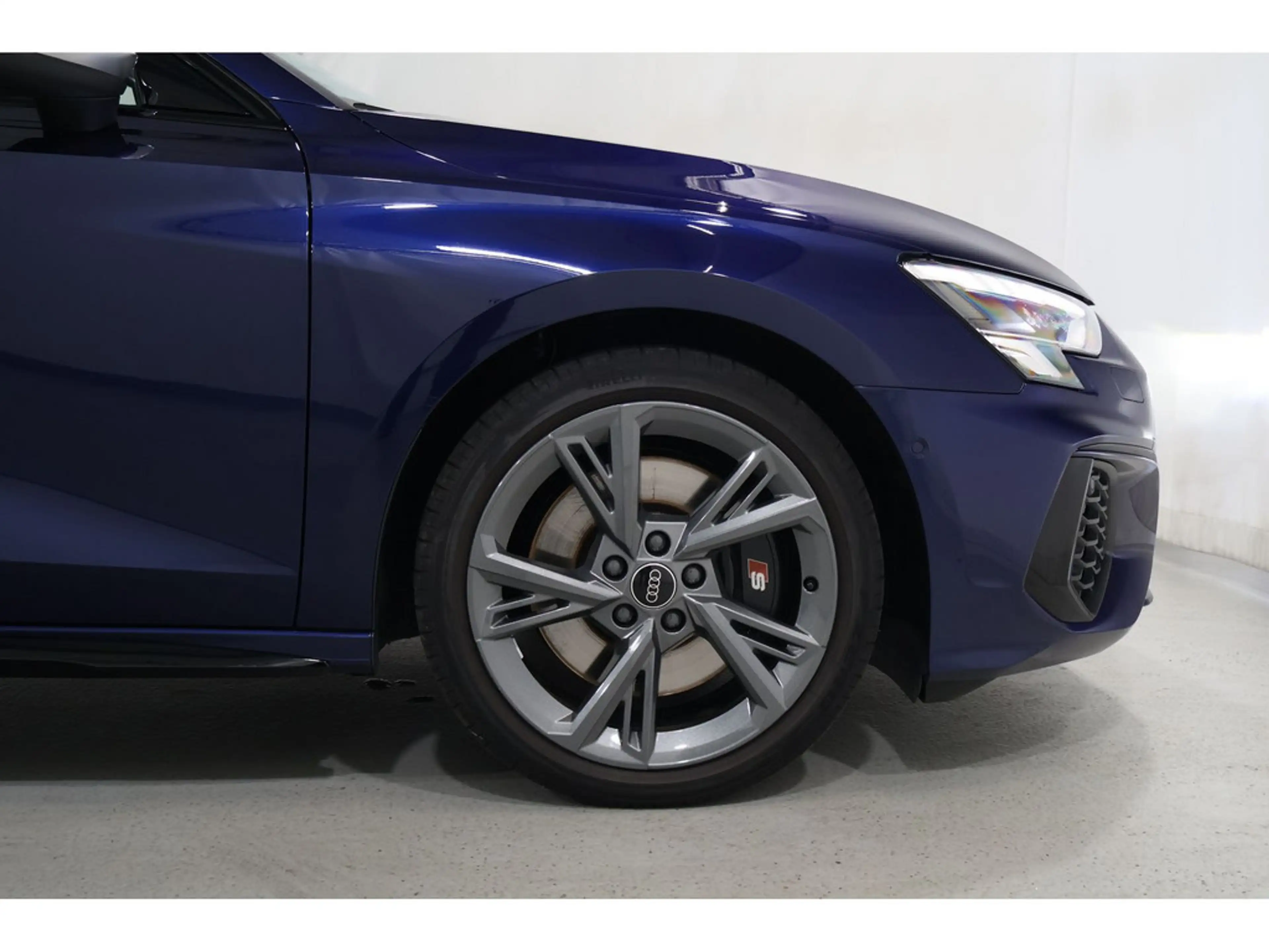 Audi S3 Sportback 2.0 TFSI quattro B&O*SH*LED — photo 6