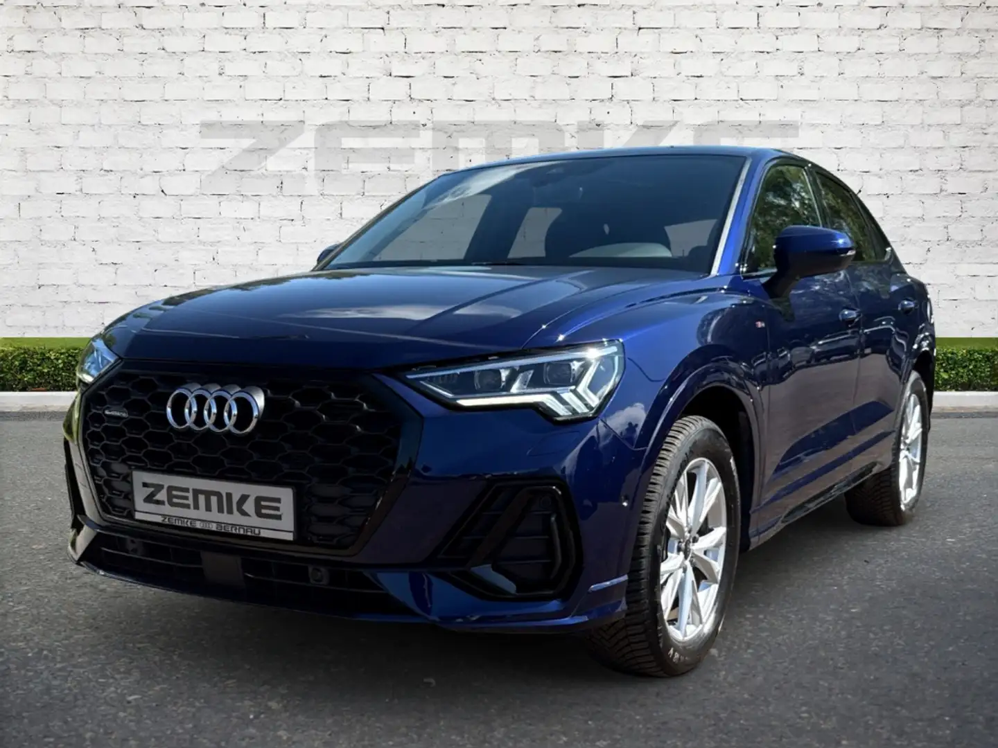 Audi Q3 Sportback 45 TFSI S tronic quattro S line Navi dig Blau - 2