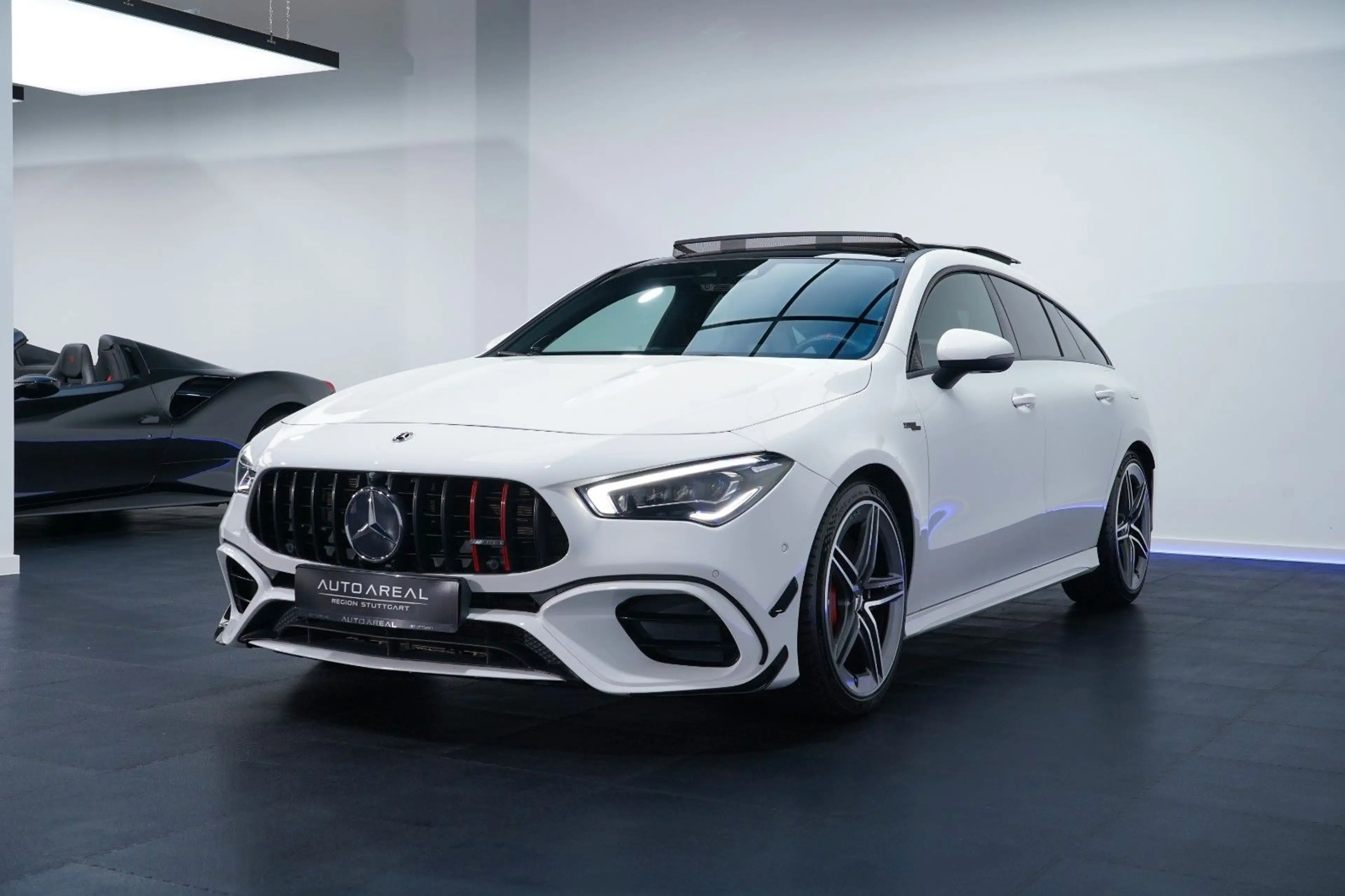 Mercedes-Benz CLA 45 AMG 8G/LED/PANO/KAM/AMBIEN — photo 3