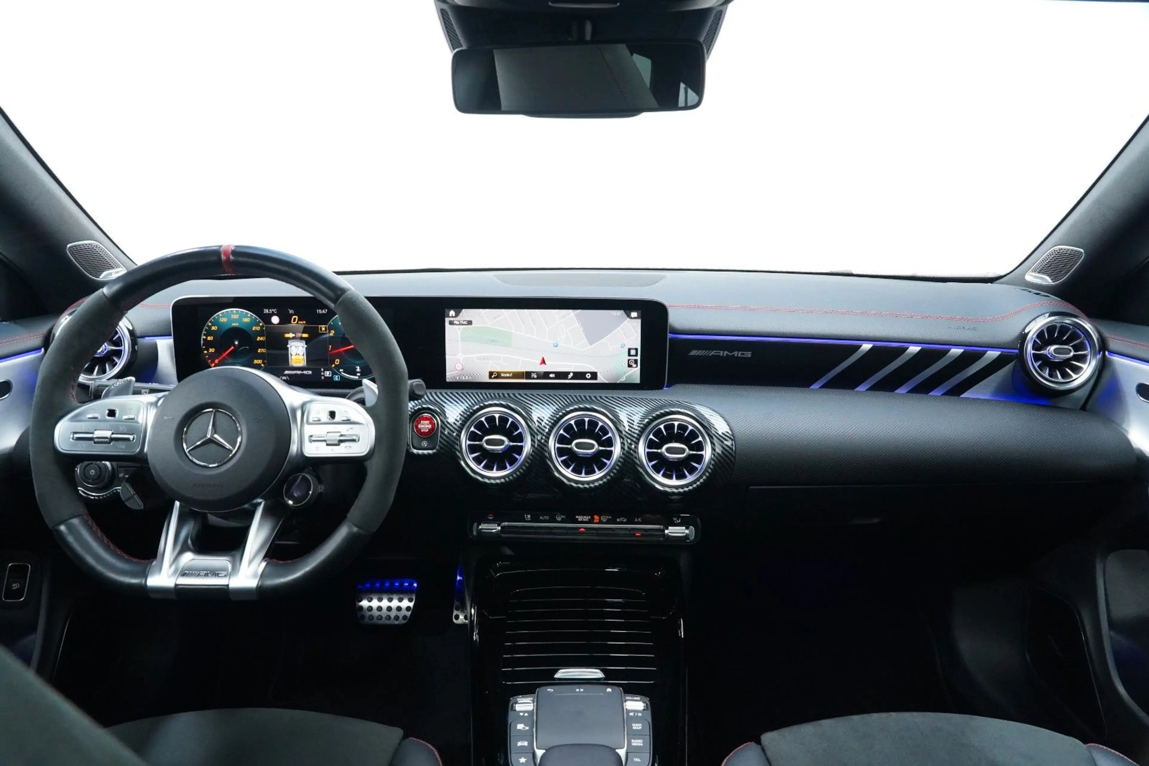 Mercedes-Benz CLA 45 AMG 8G/LED/PANO/KAM/AMBIEN — photo 12