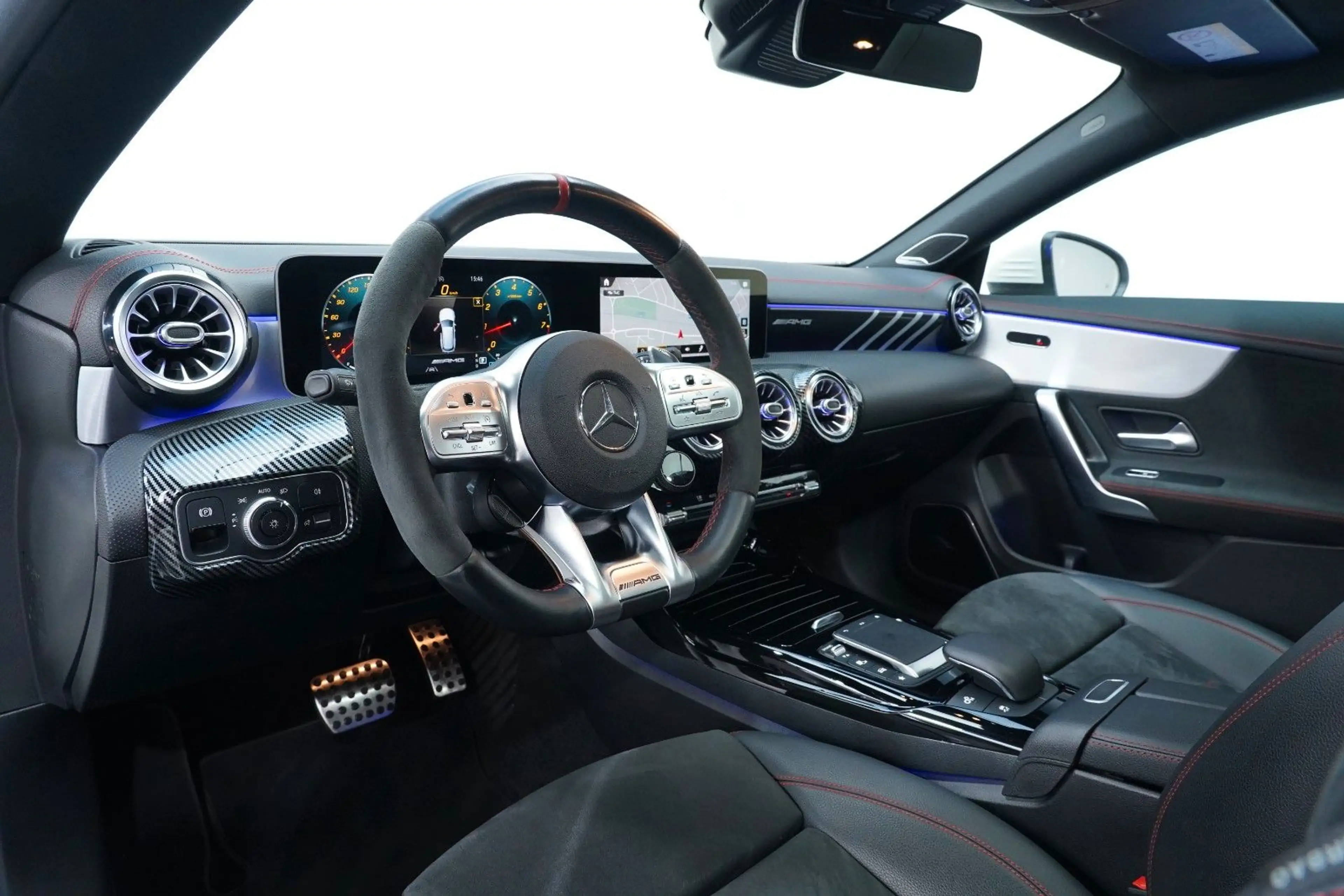 Mercedes-Benz CLA 45 AMG 8G/LED/PANO/KAM/AMBIEN — photo 7