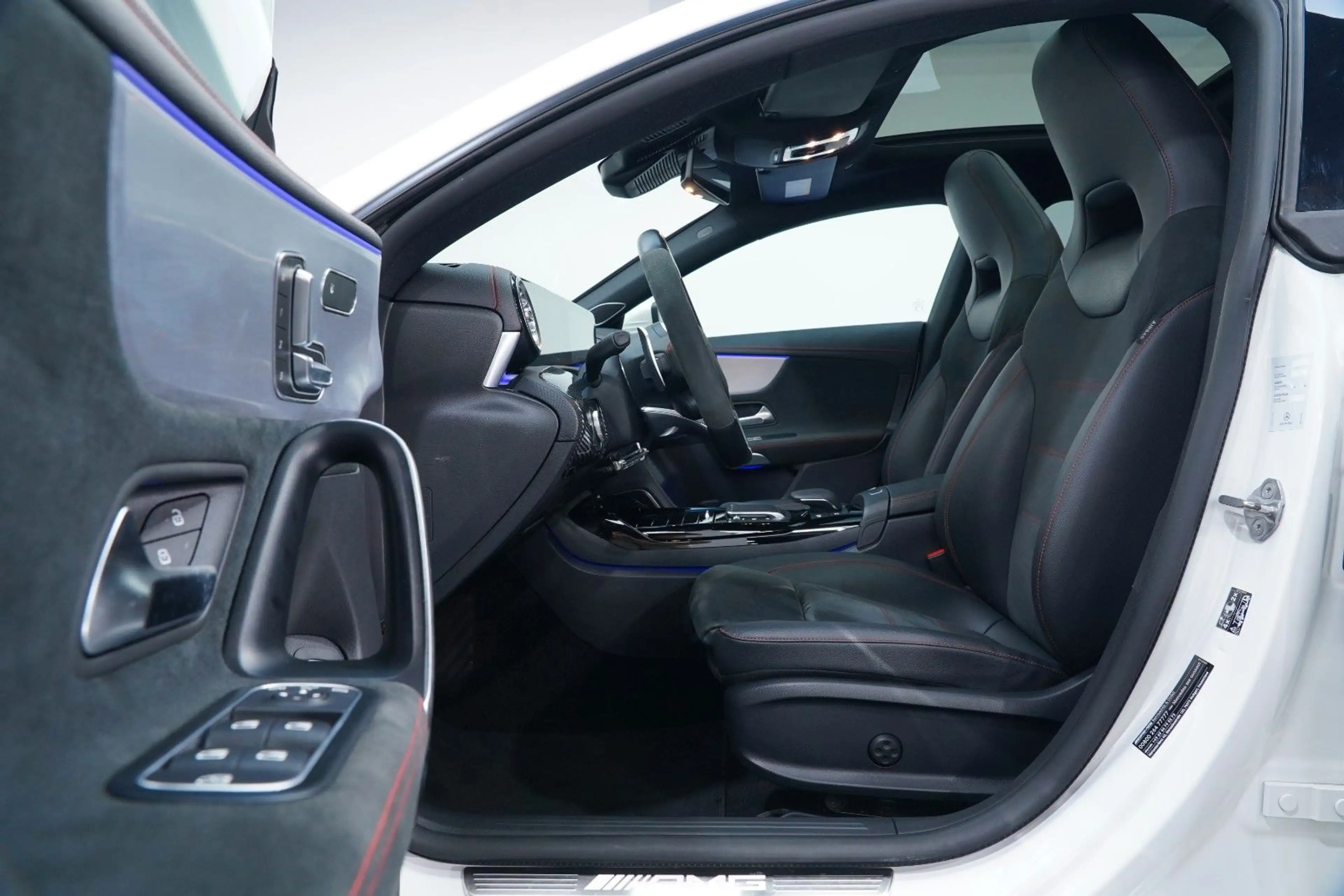 Mercedes-Benz CLA 45 AMG 8G/LED/PANO/KAM/AMBIEN — photo 8