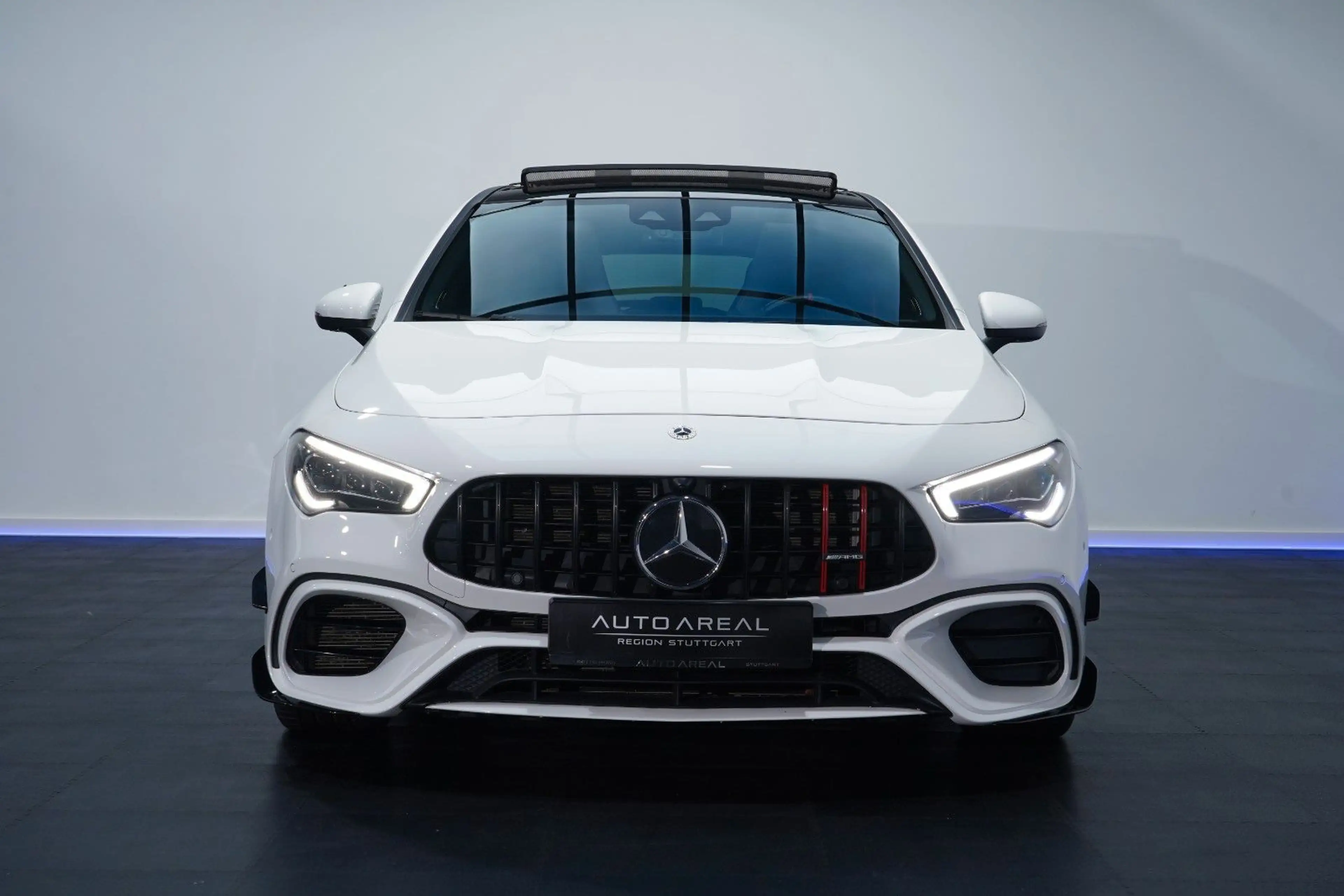 Mercedes-Benz CLA 45 AMG 8G/LED/PANO/KAM/AMBIEN — photo 4