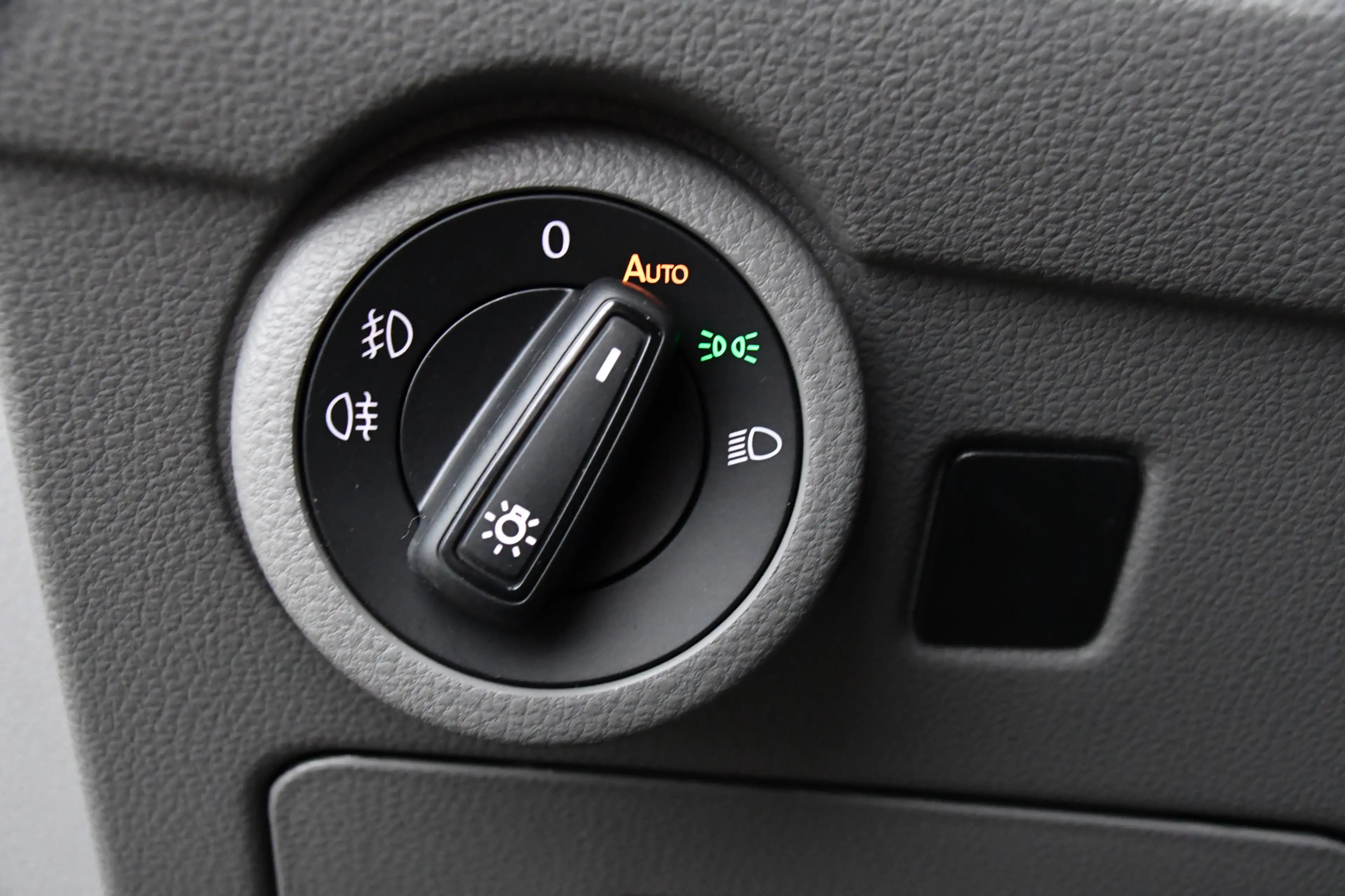 Volkswagen Transporter 2.0 TDI L2H1 30 PB Edition Highline Adaptieve Crui — photo 25