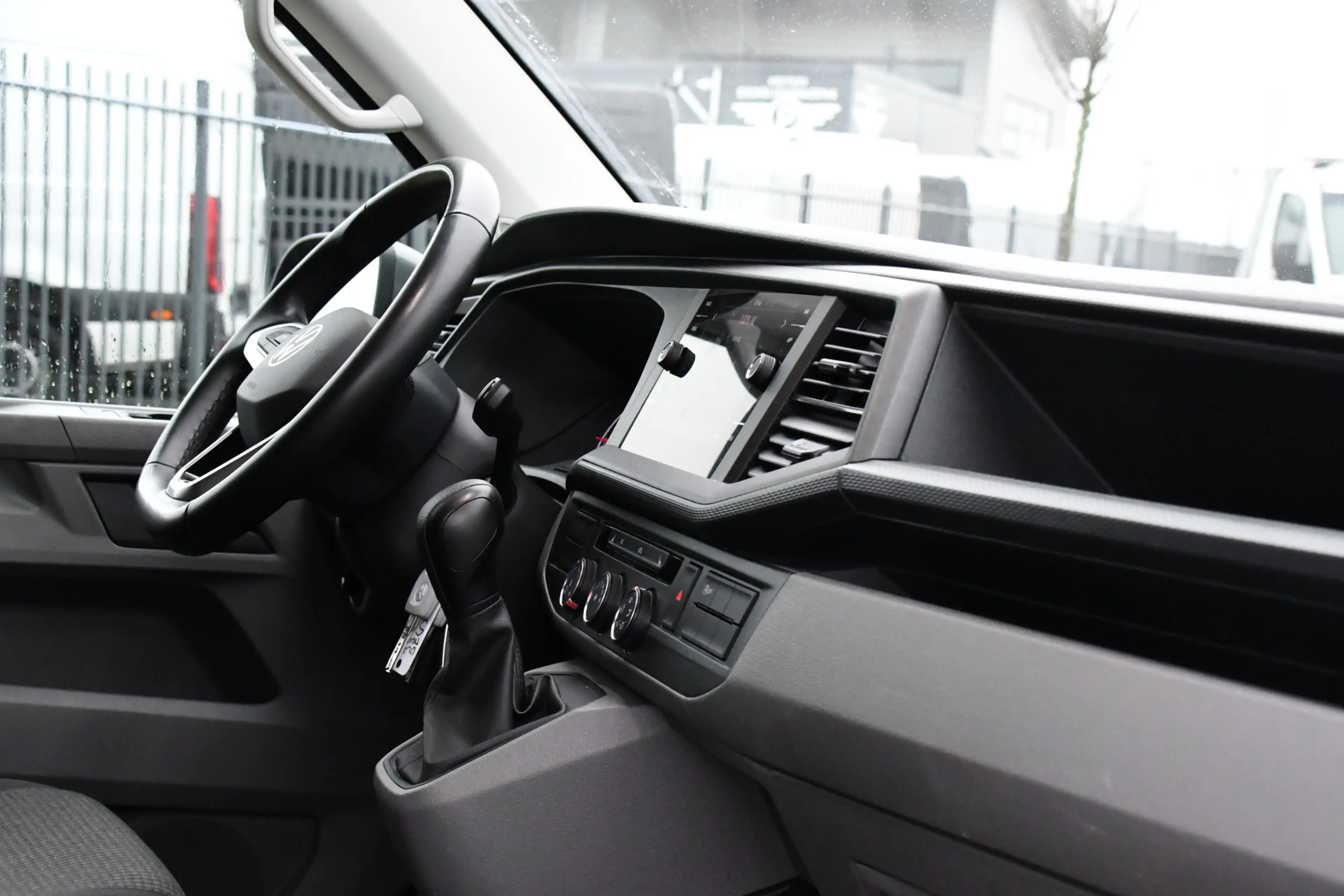 Volkswagen Transporter 2.0 TDI L2H1 30 PB Edition Highline Adaptieve Crui — photo 12