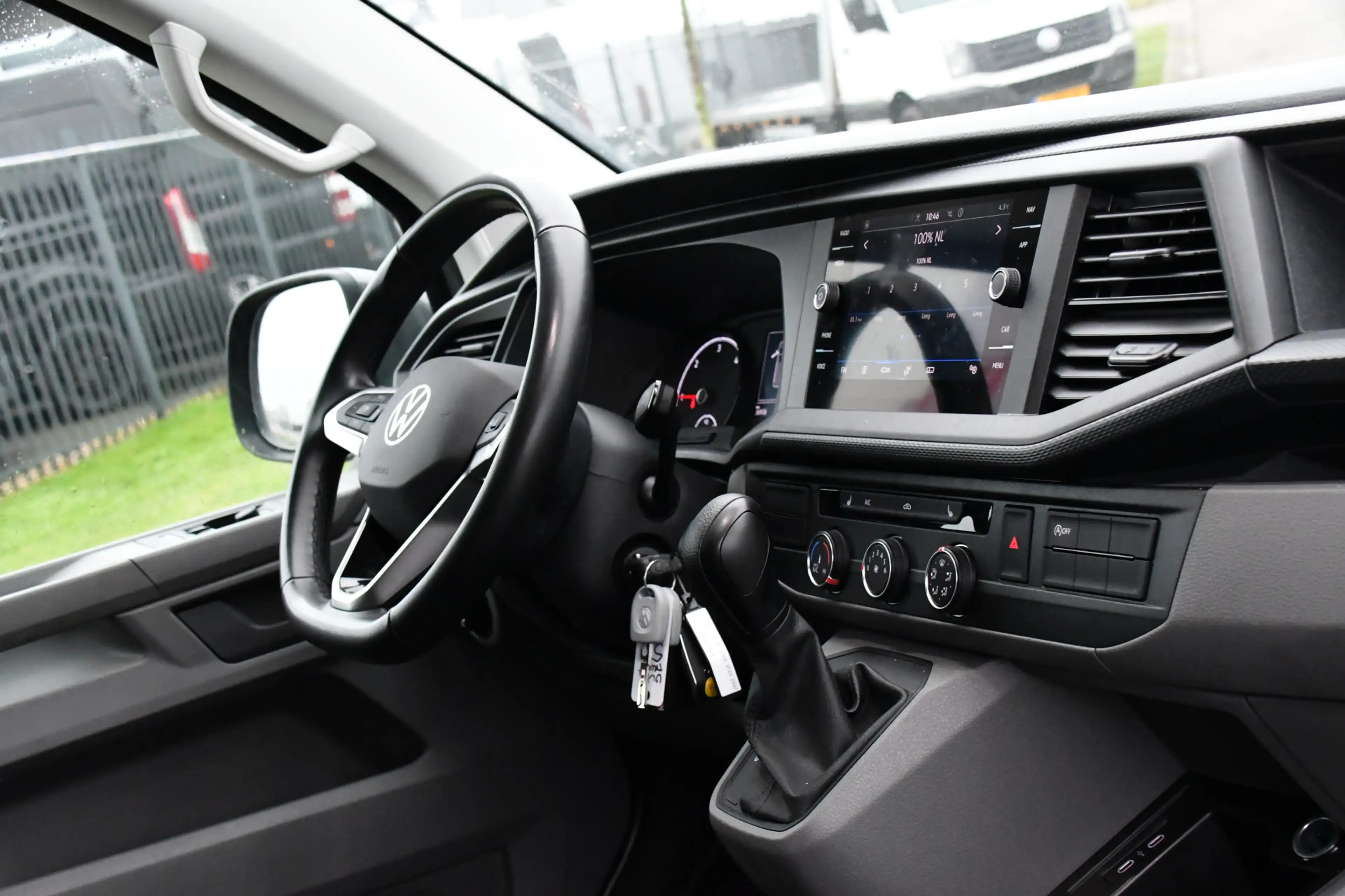 Volkswagen Transporter 2.0 TDI L2H1 30 PB Edition Highline Adaptieve Crui — photo 13