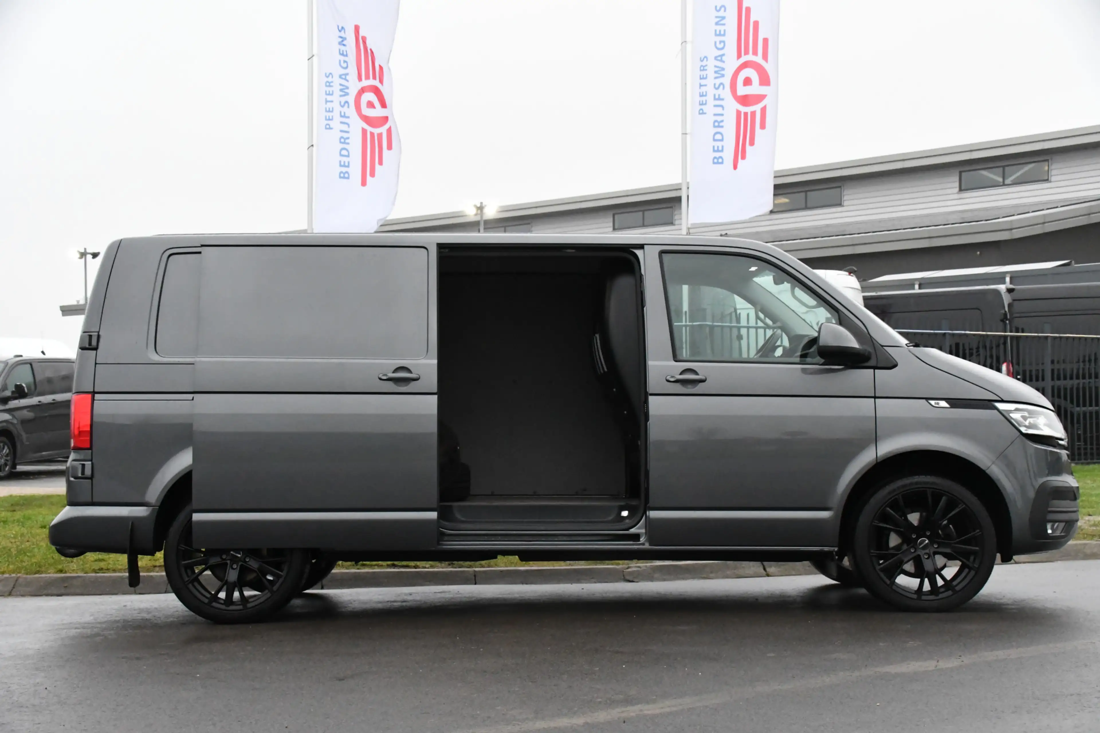 Volkswagen Transporter 2.0 TDI L2H1 30 PB Edition Highline Adaptieve Crui — photo 11