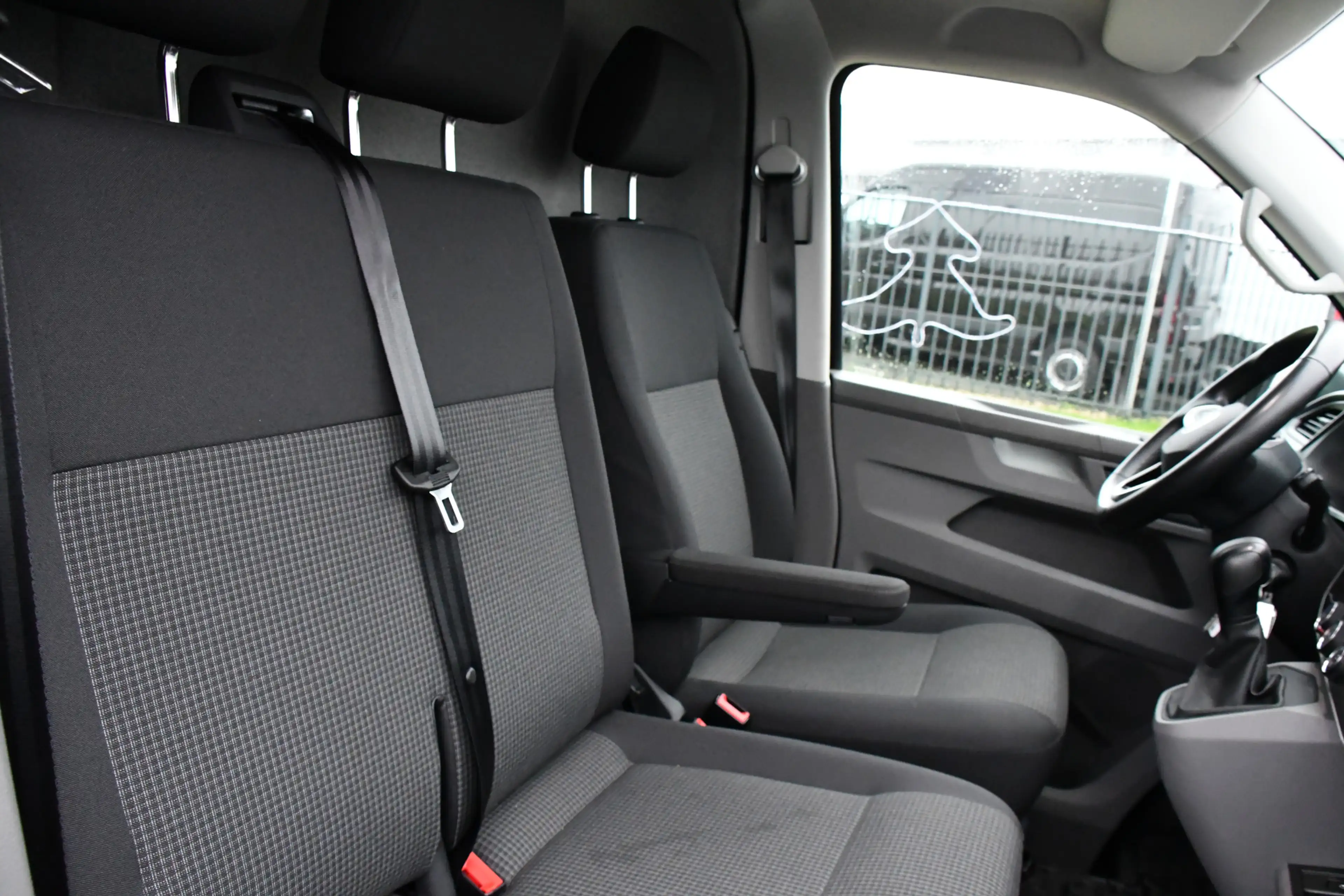Volkswagen Transporter 2.0 TDI L2H1 30 PB Edition Highline Adaptieve Crui — photo 24