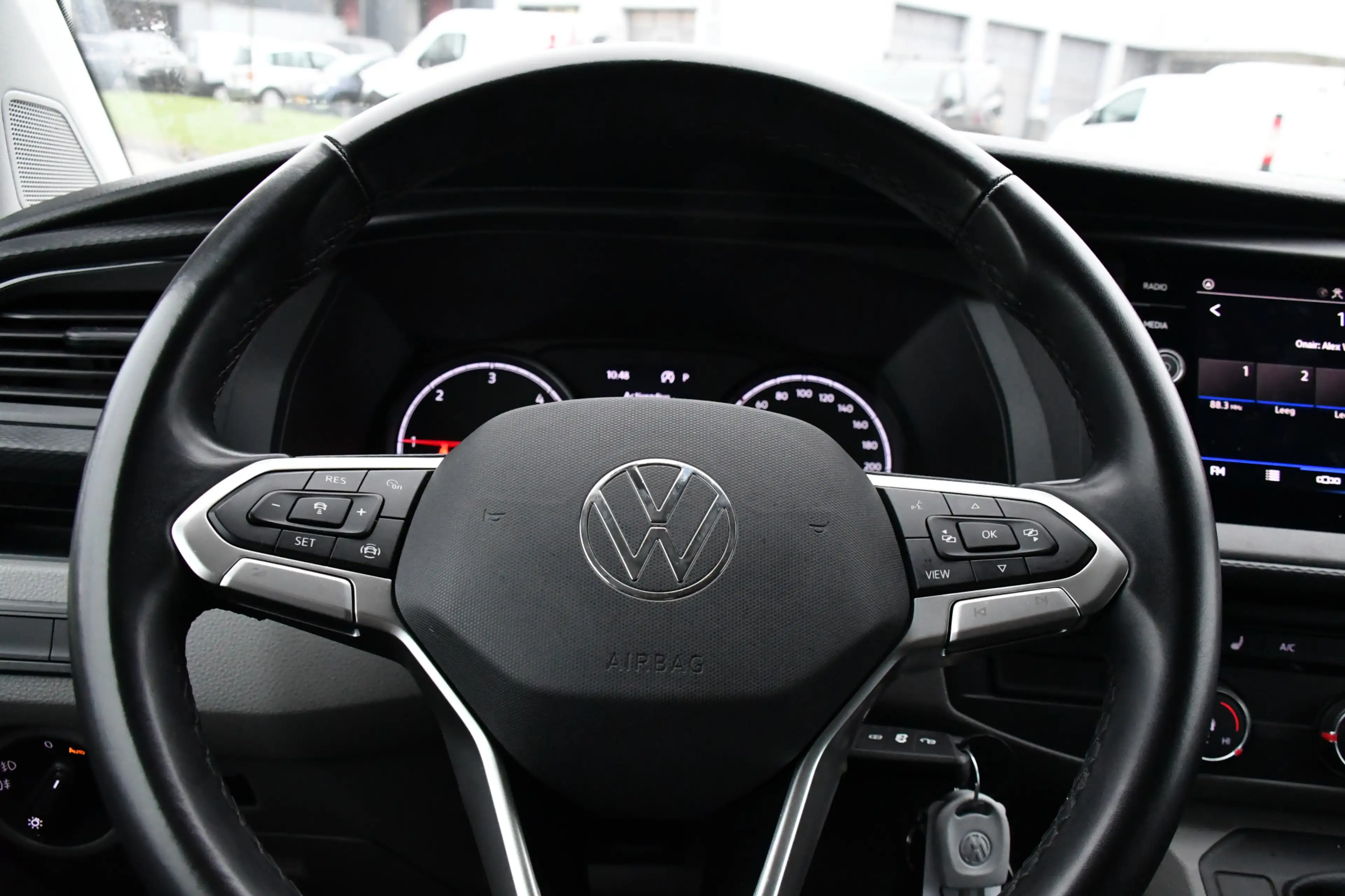Volkswagen Transporter 2.0 TDI L2H1 30 PB Edition Highline Adaptieve Crui — photo 16