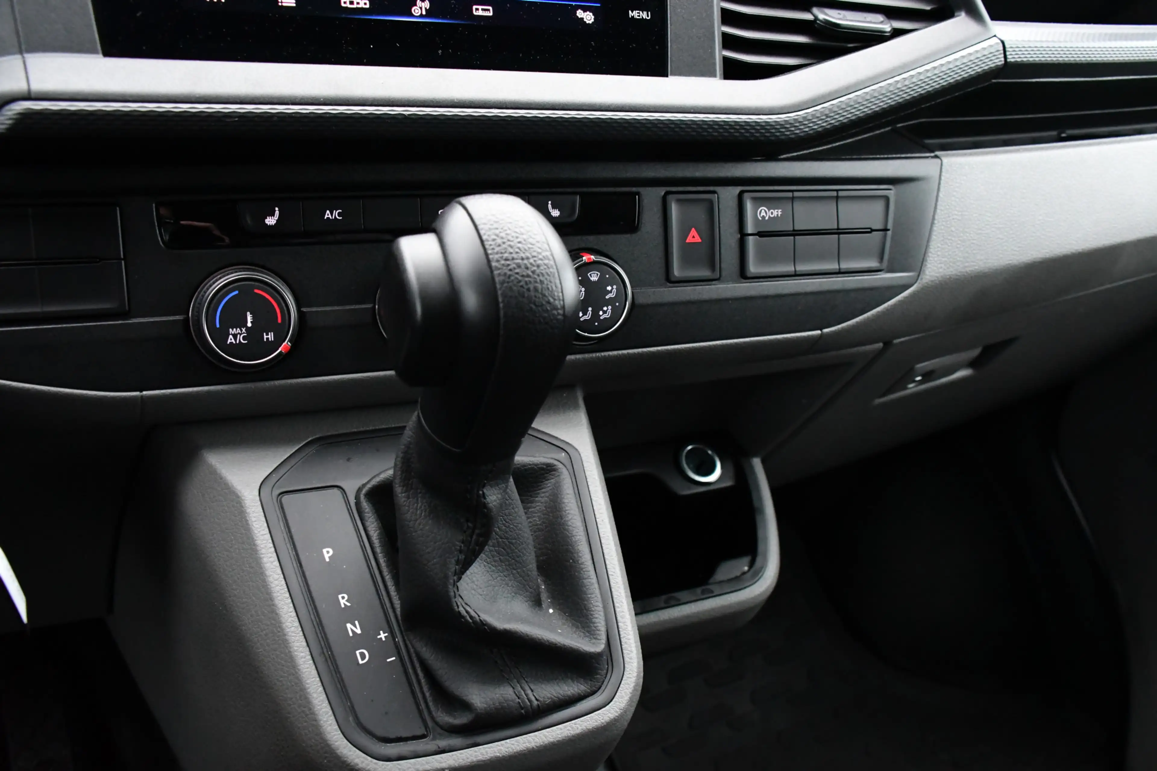 Volkswagen Transporter 2.0 TDI L2H1 30 PB Edition Highline Adaptieve Crui — photo 17