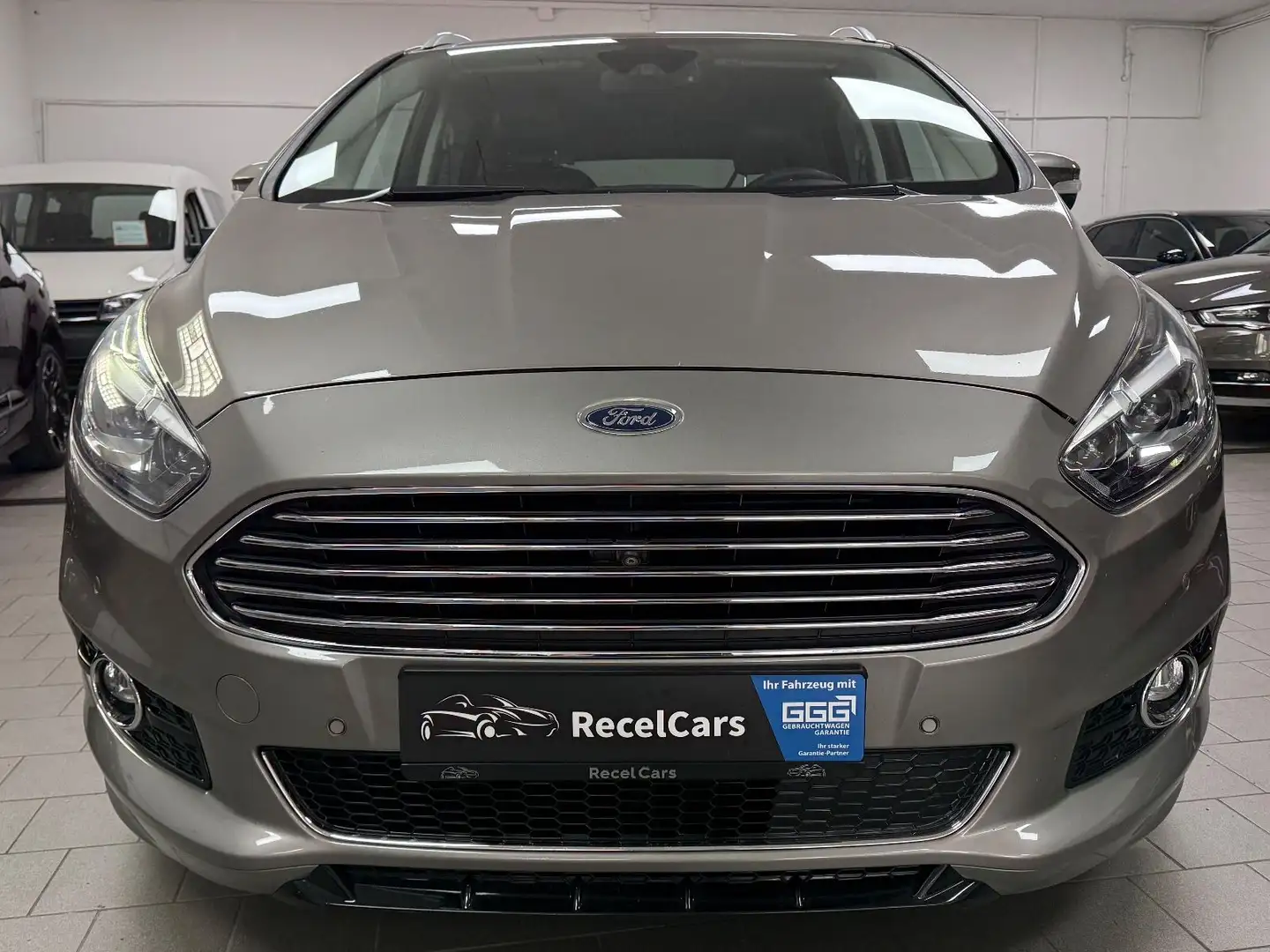 Ford S-Max S-MAX Titanium 2.0 TDCI*LEDER*NAVI*TÜV 01/2027* Grau - 2
