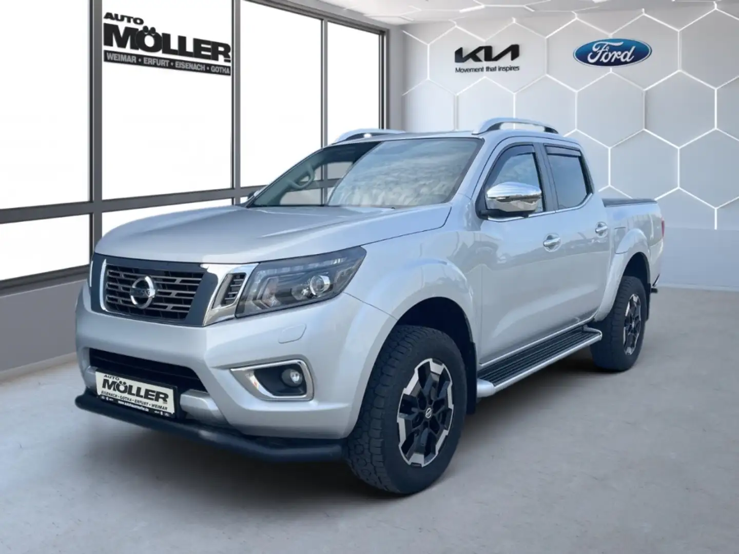 Nissan Navara NP 300 2.3 TEKNA Double Cab 4x4 AHK Sitzheizung Silber - 2