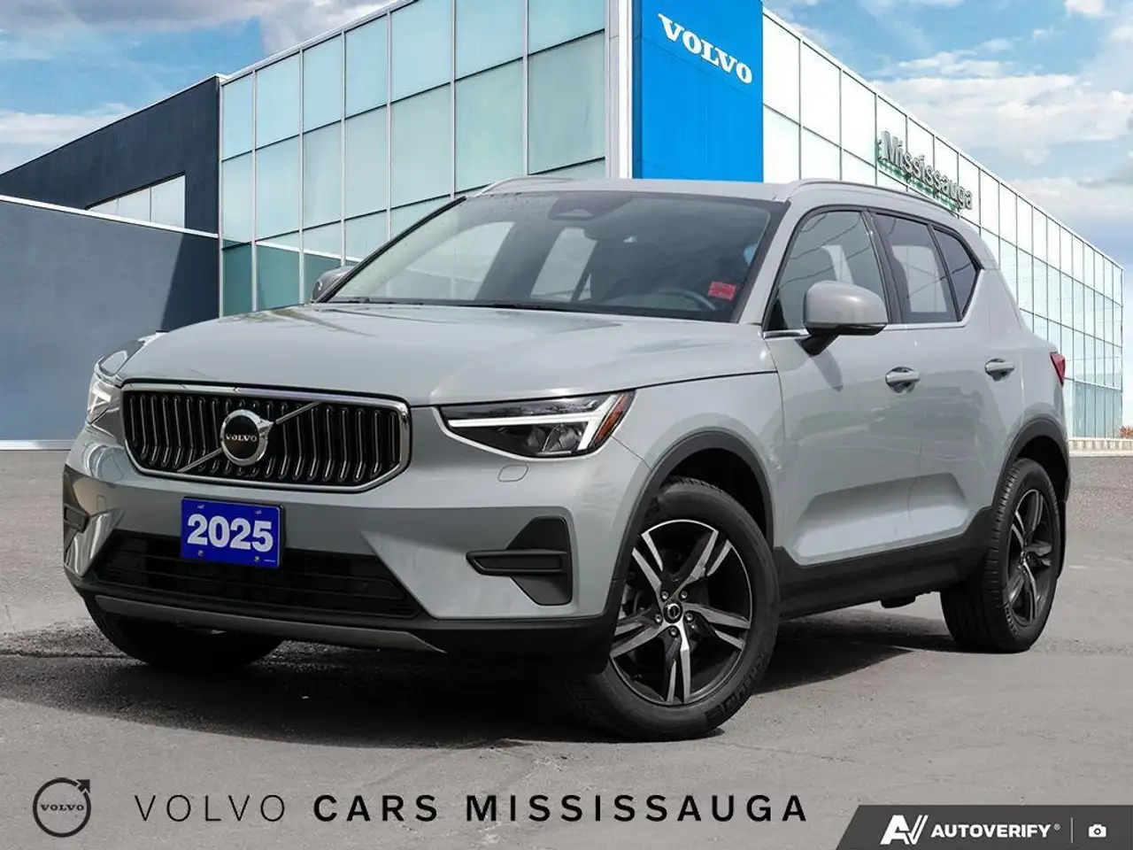 2025 Volvo XC40