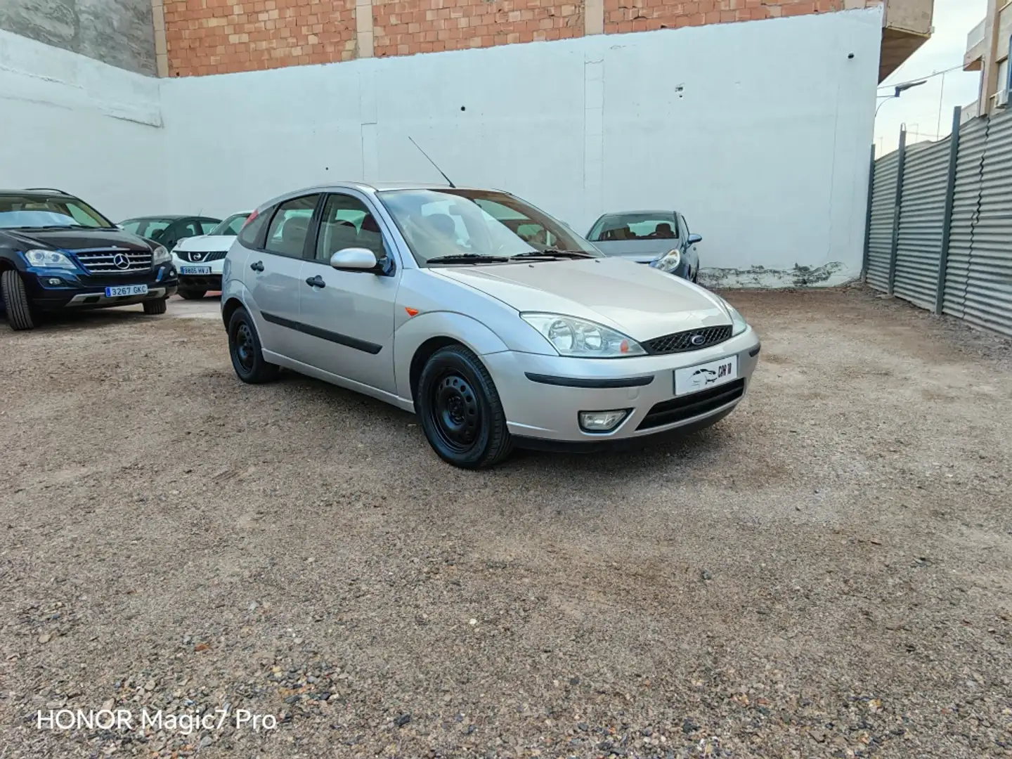 Ford Focus 1.8 TDCi Ghia 100 Gris - 1