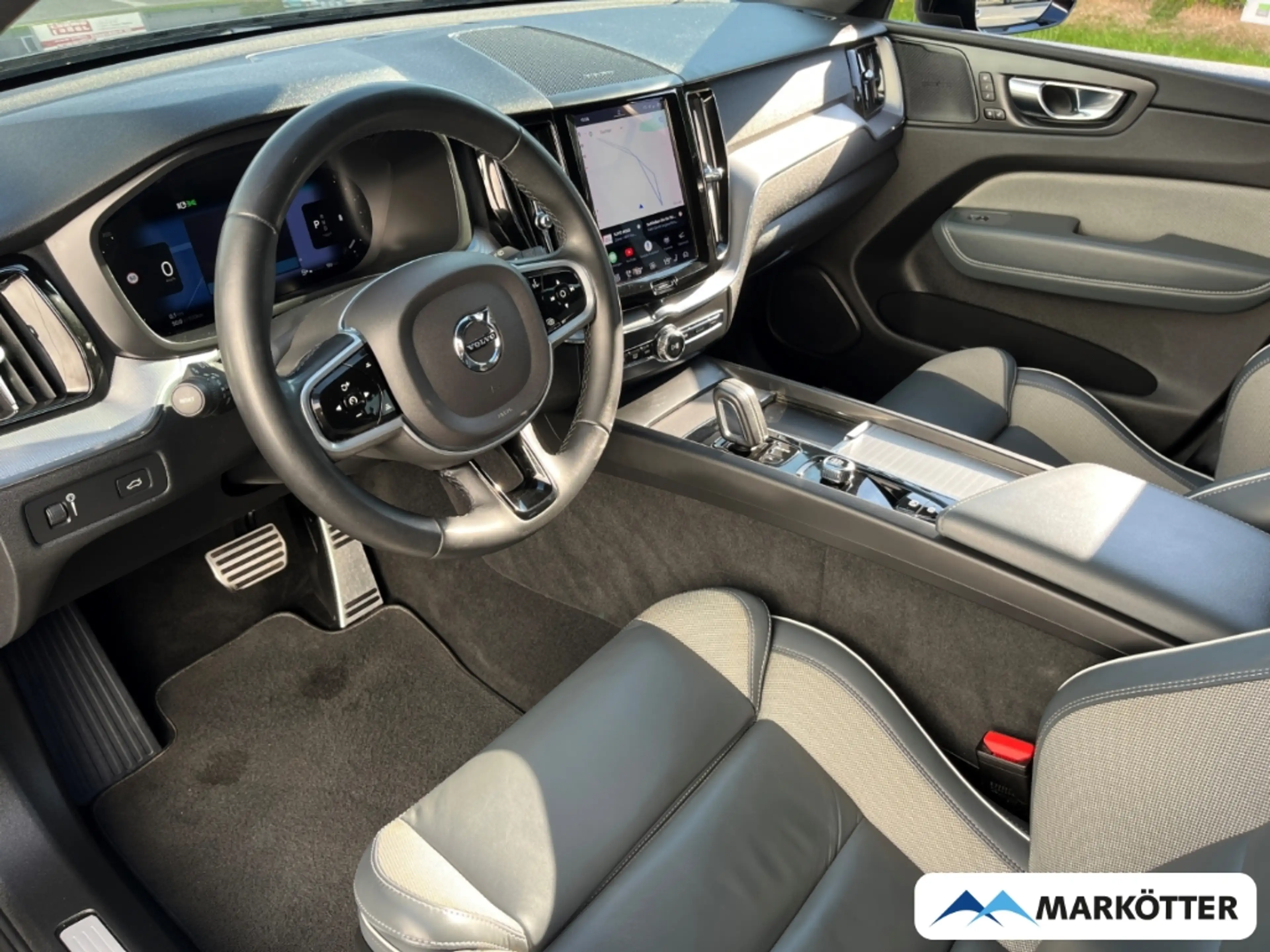 Volvo XC60 B4 AWD R-Design ACC/AHK/H&K/Standheizung — photo 2