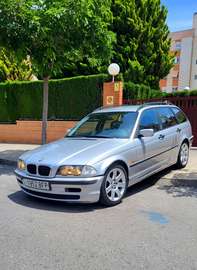 318i Touring
