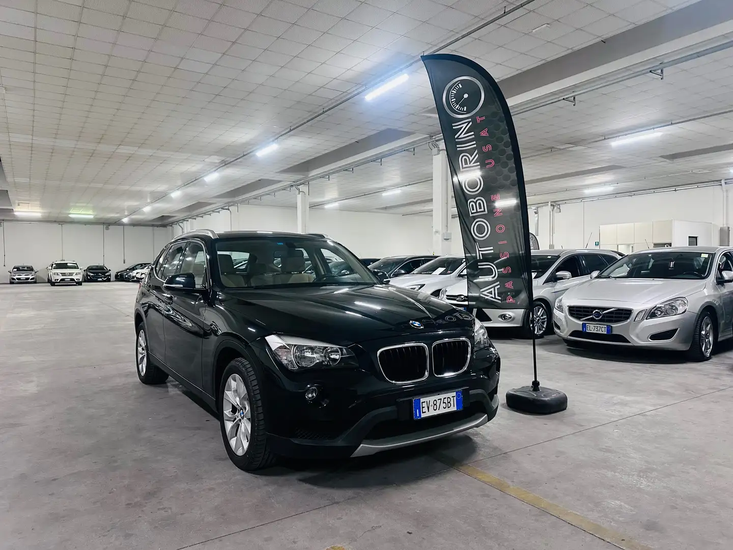 BMW X1 X1 E84 sdrive18d Sport Line Zwart - 1