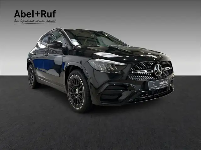 Mercedes-Benz Gla Class view 3