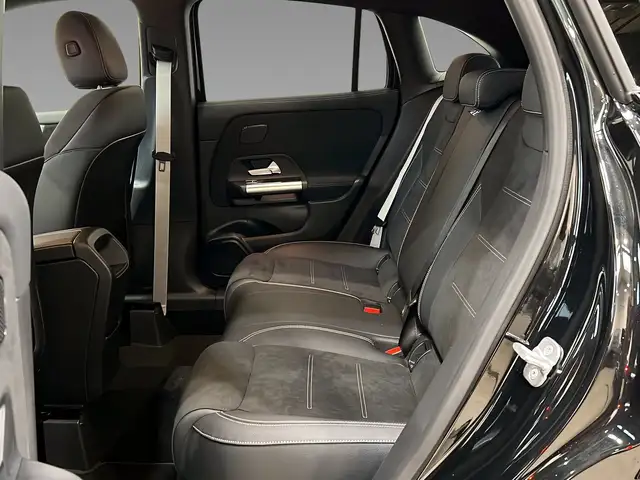 Mercedes-Benz Gla Class view 9
