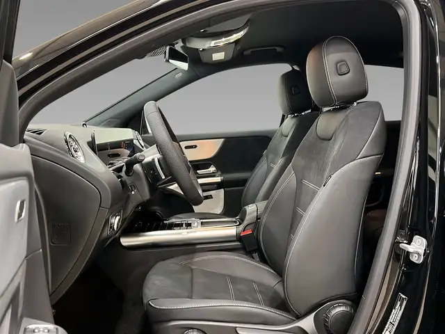 Mercedes-Benz Gla Class view 8