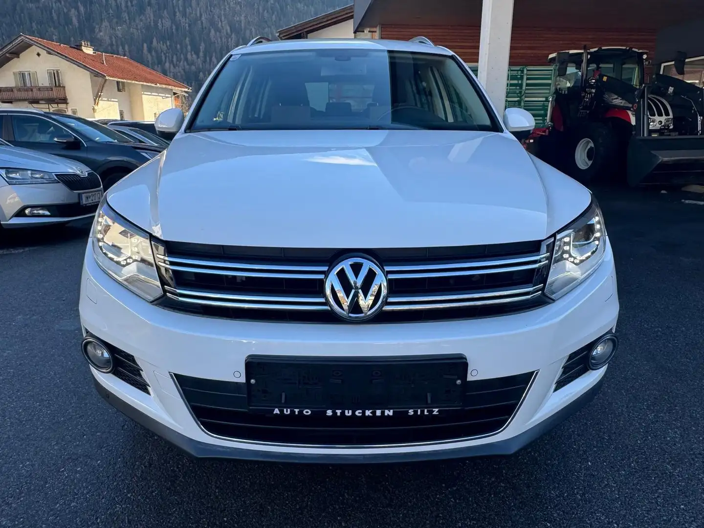 Volkswagen Tiguan Sport Weiß - 2
