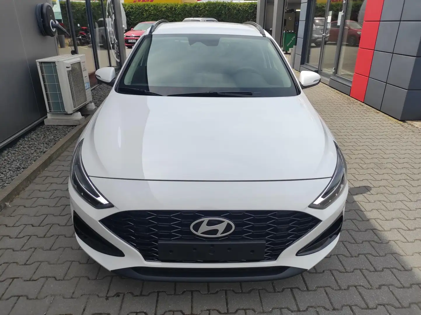 Hyundai i30 Kombi GO SW 1.6 GO*Navi*LED*Shzg*Lhzg*PDC*Cam*1... Weiß - 2