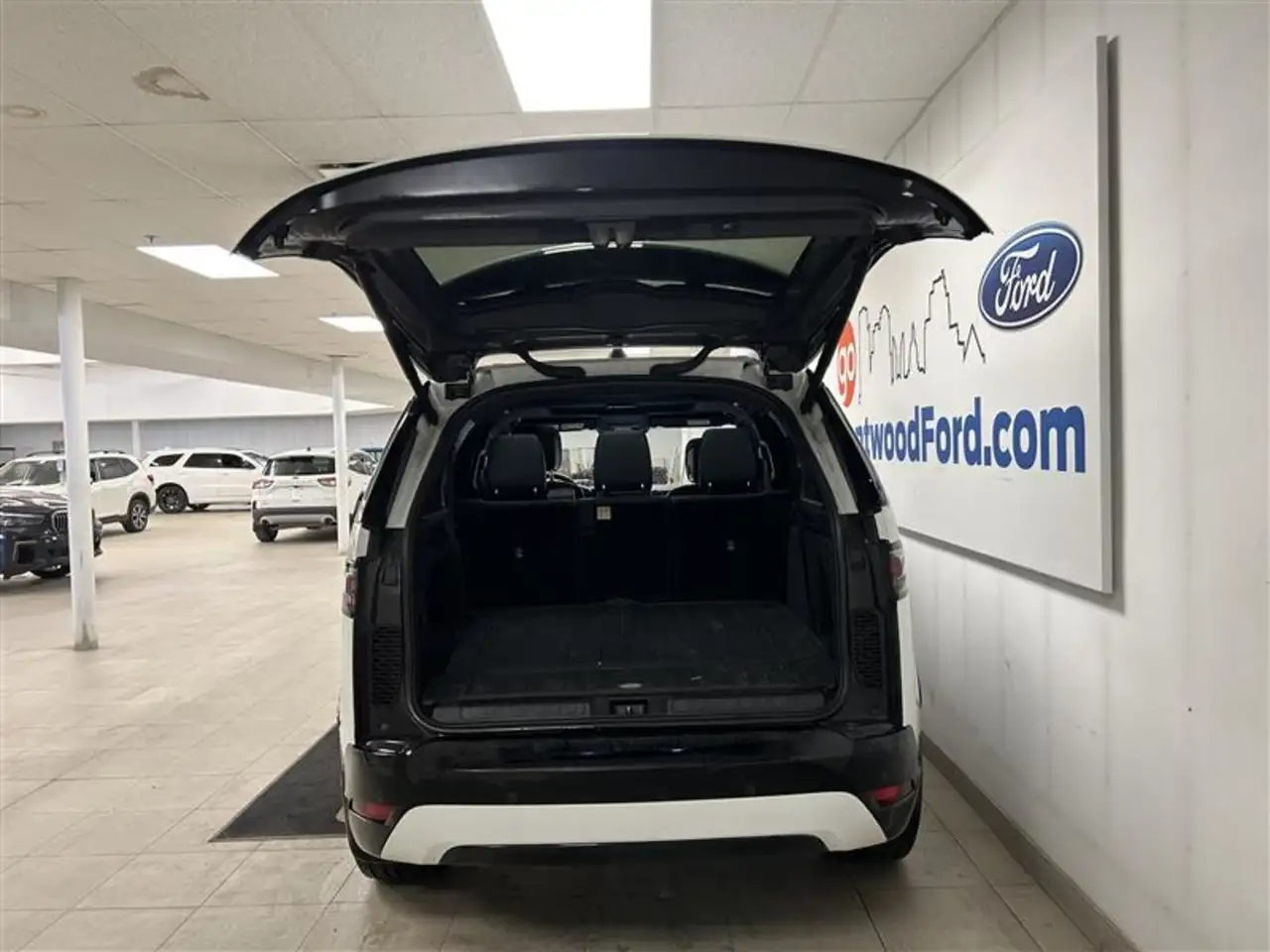 Land Rover Discovery снимка Land Rover Discovery