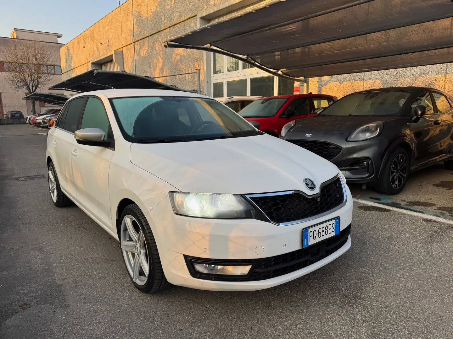 Skoda Rapid/Spaceback 1.6 TDI 115CV Design Edition SUPER PREZZO Weiß - 2