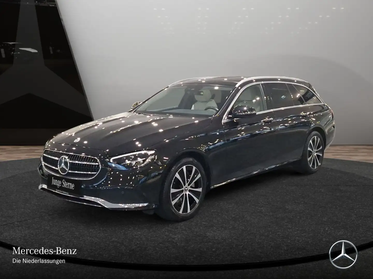 Mercedes-Benz E 300 e T AVANTG+PANO+LED+KAMERA+KEYLESS+9G Schwarz - 2