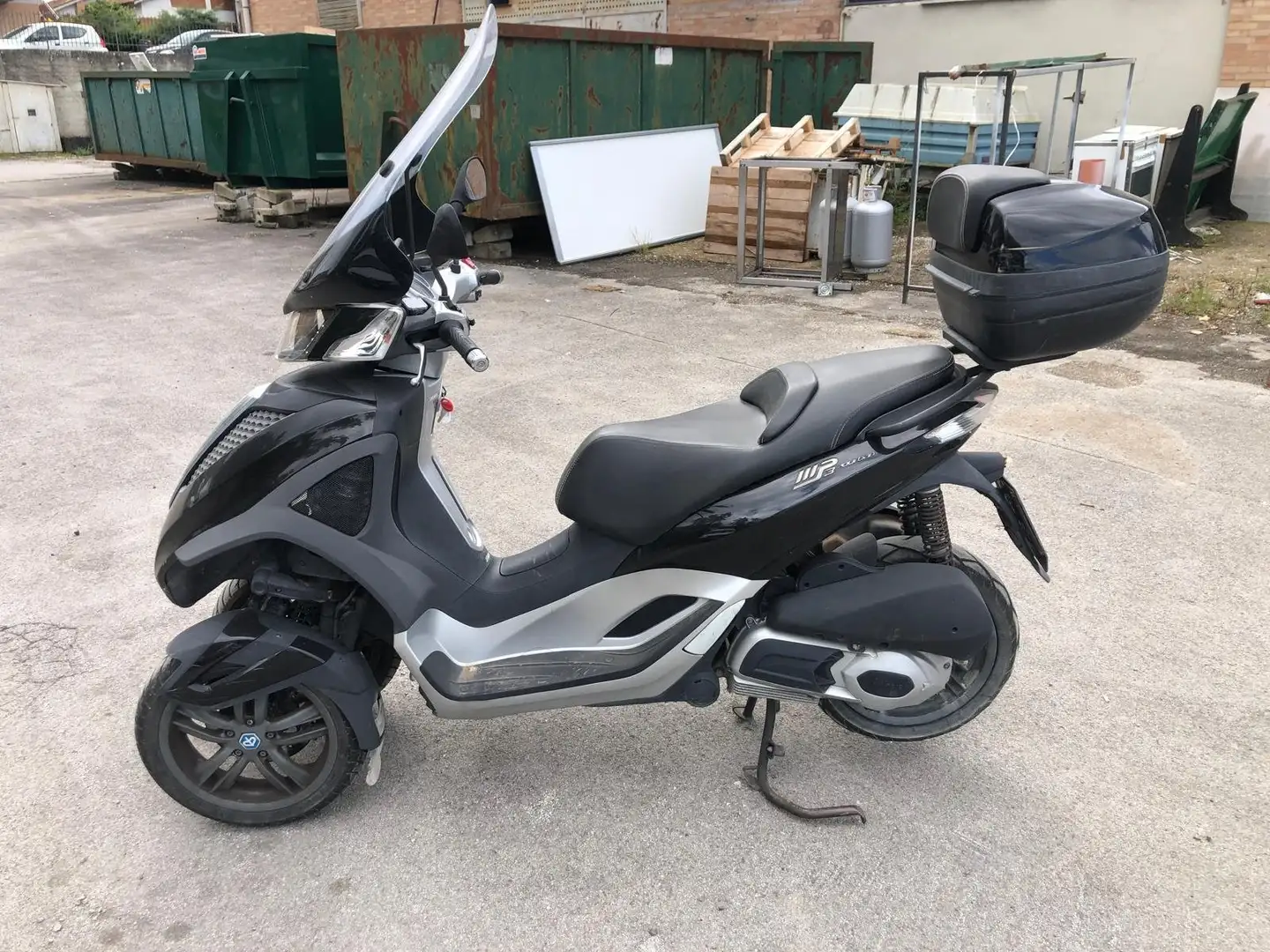Piaggio MP3 300 YOURBAN Nero - 1