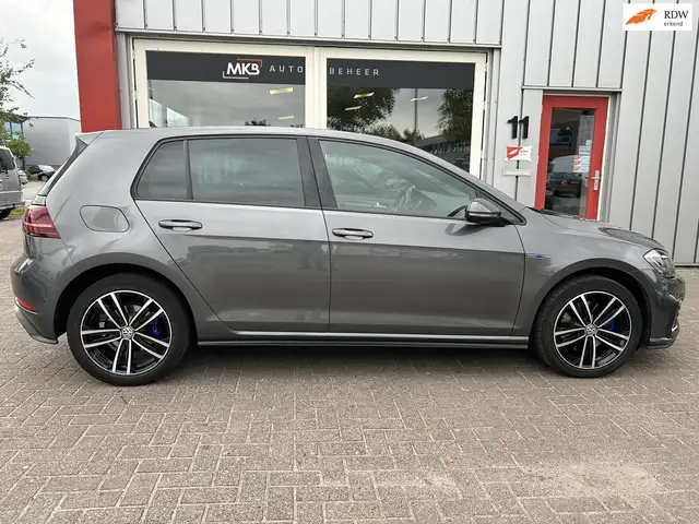 Volkswagen Golf GTE 1.4 TSI PHEV Virtual/LED/AdaptiveCruise