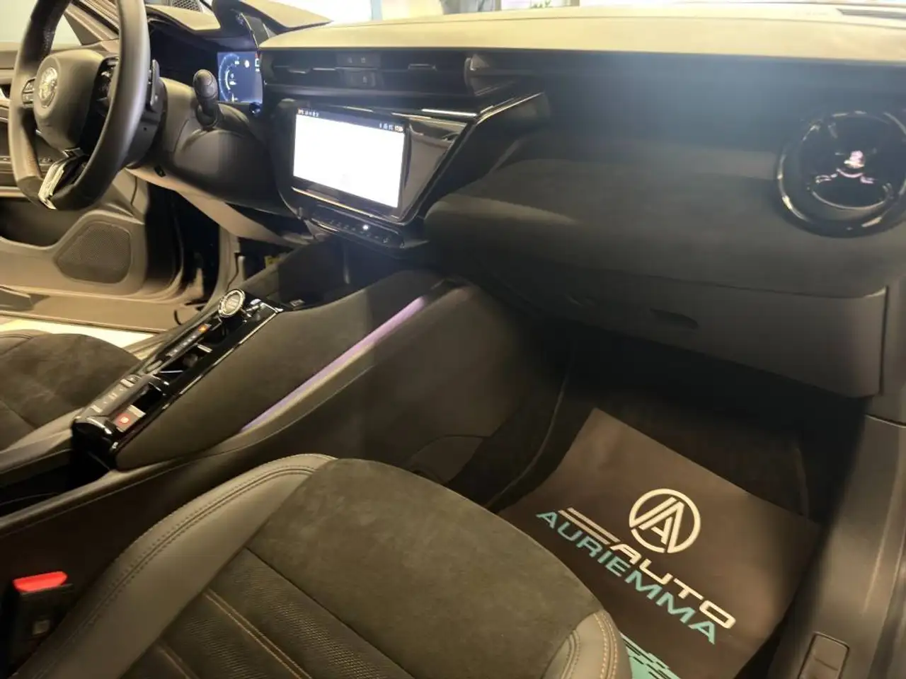 Alfa Romeo Junior 2025 — фото 14