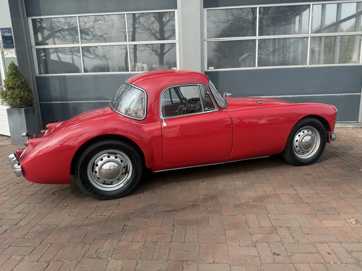 MG A 1600 COUPE Bj 1961 MK II FULLY RESTORED SCHIJFRE Rojo - 2