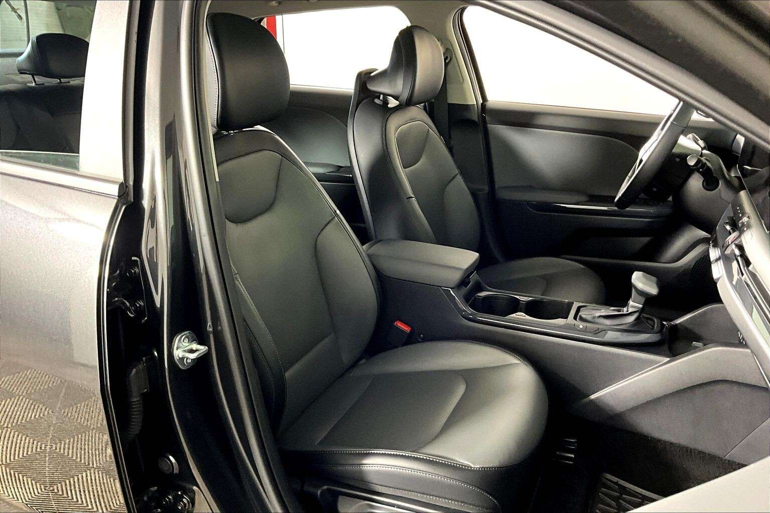 used 2025 Kia K4 car, priced at $24,998